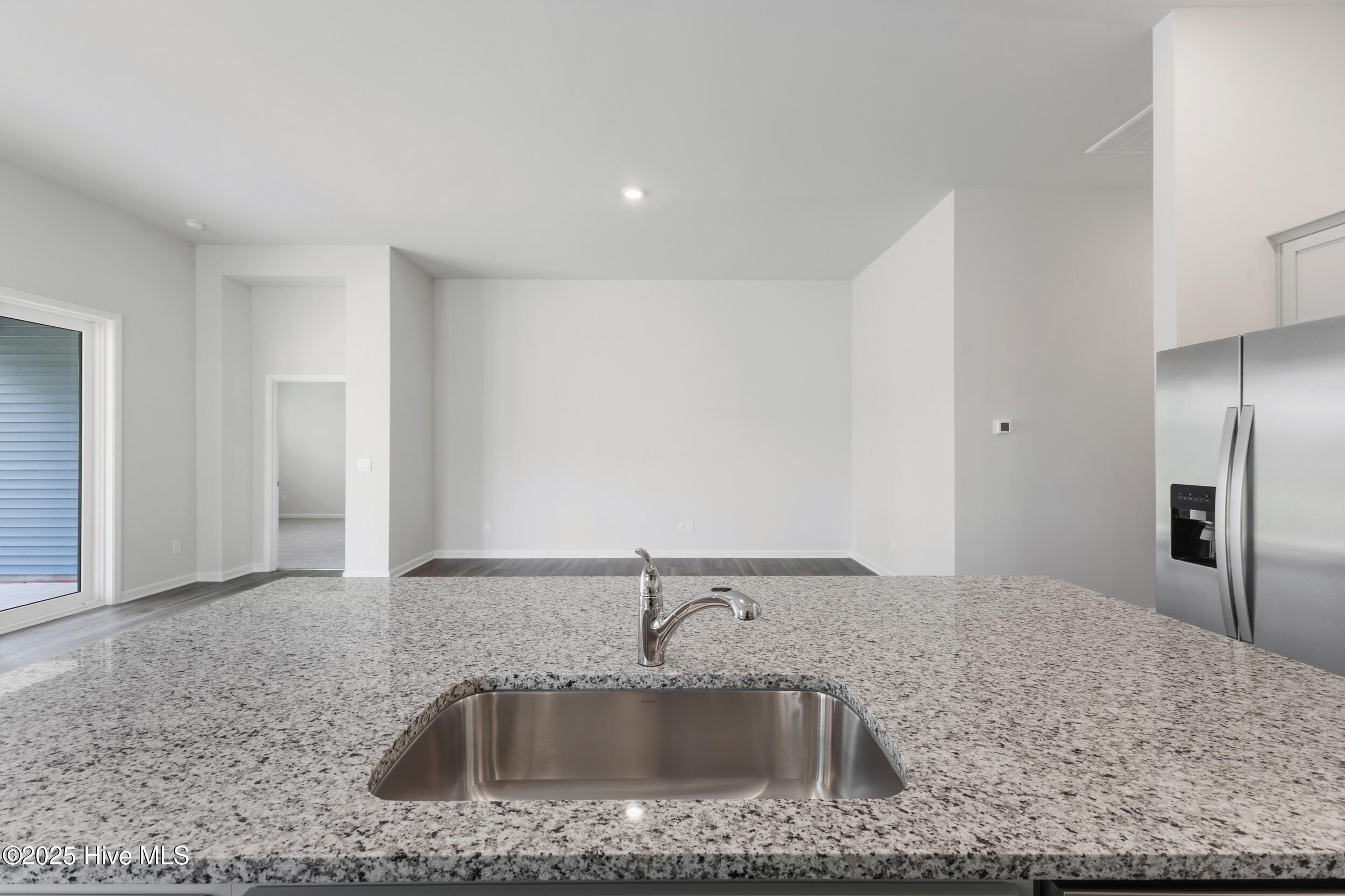 100562718 | Photo 13