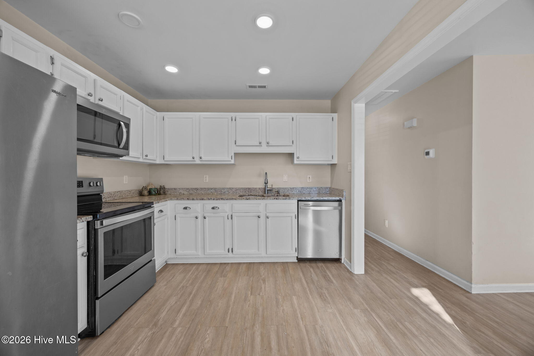 100550569 | Photo 28