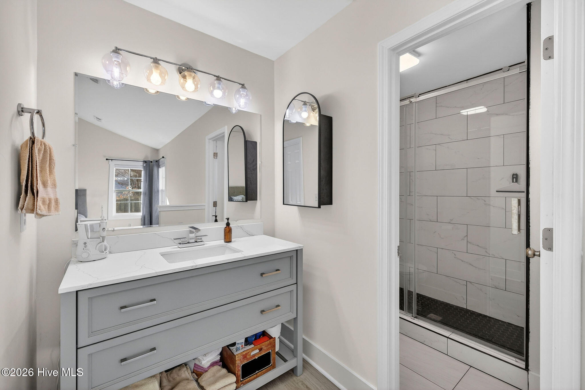 100551856 | Photo 22