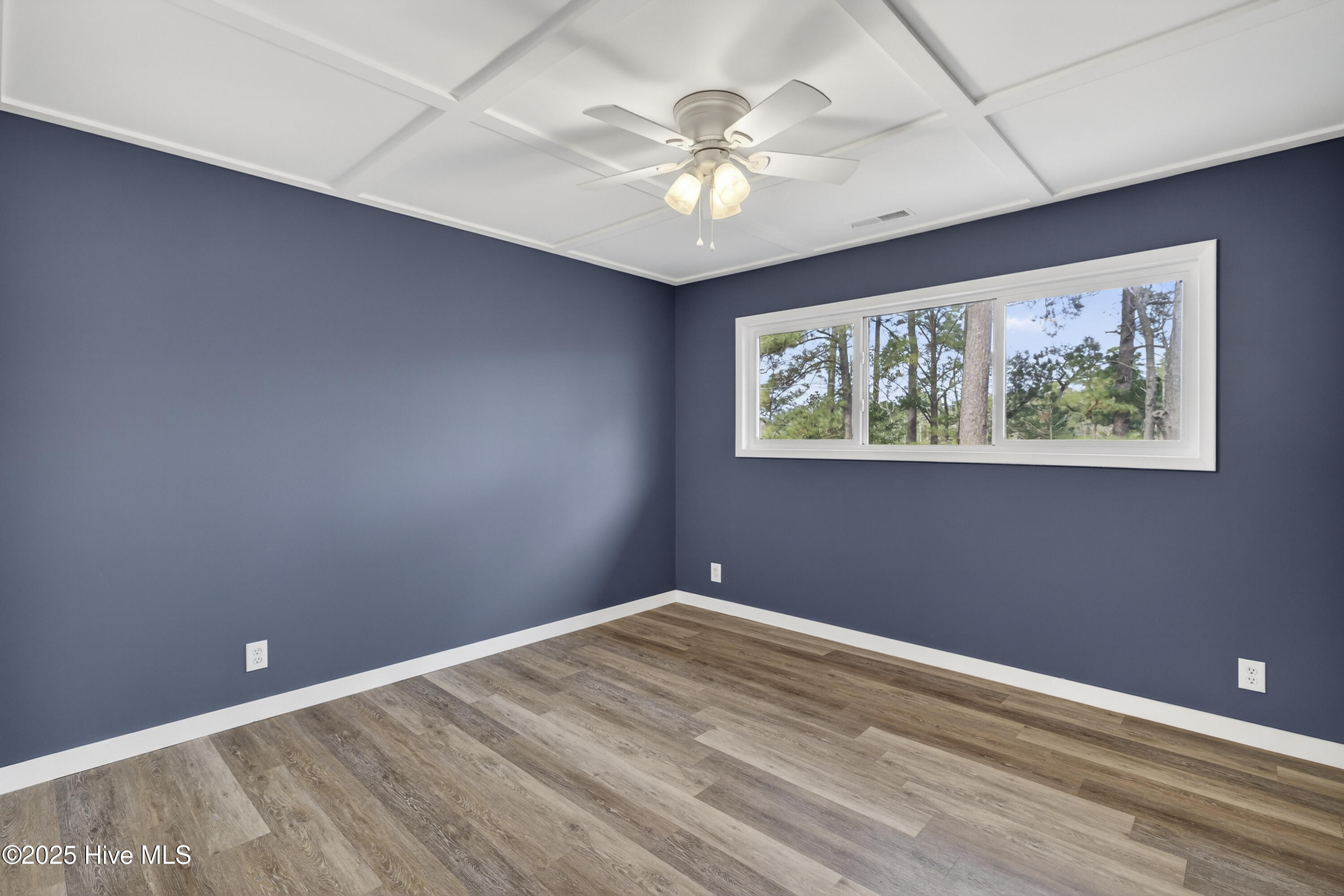 100543749 | Photo 23