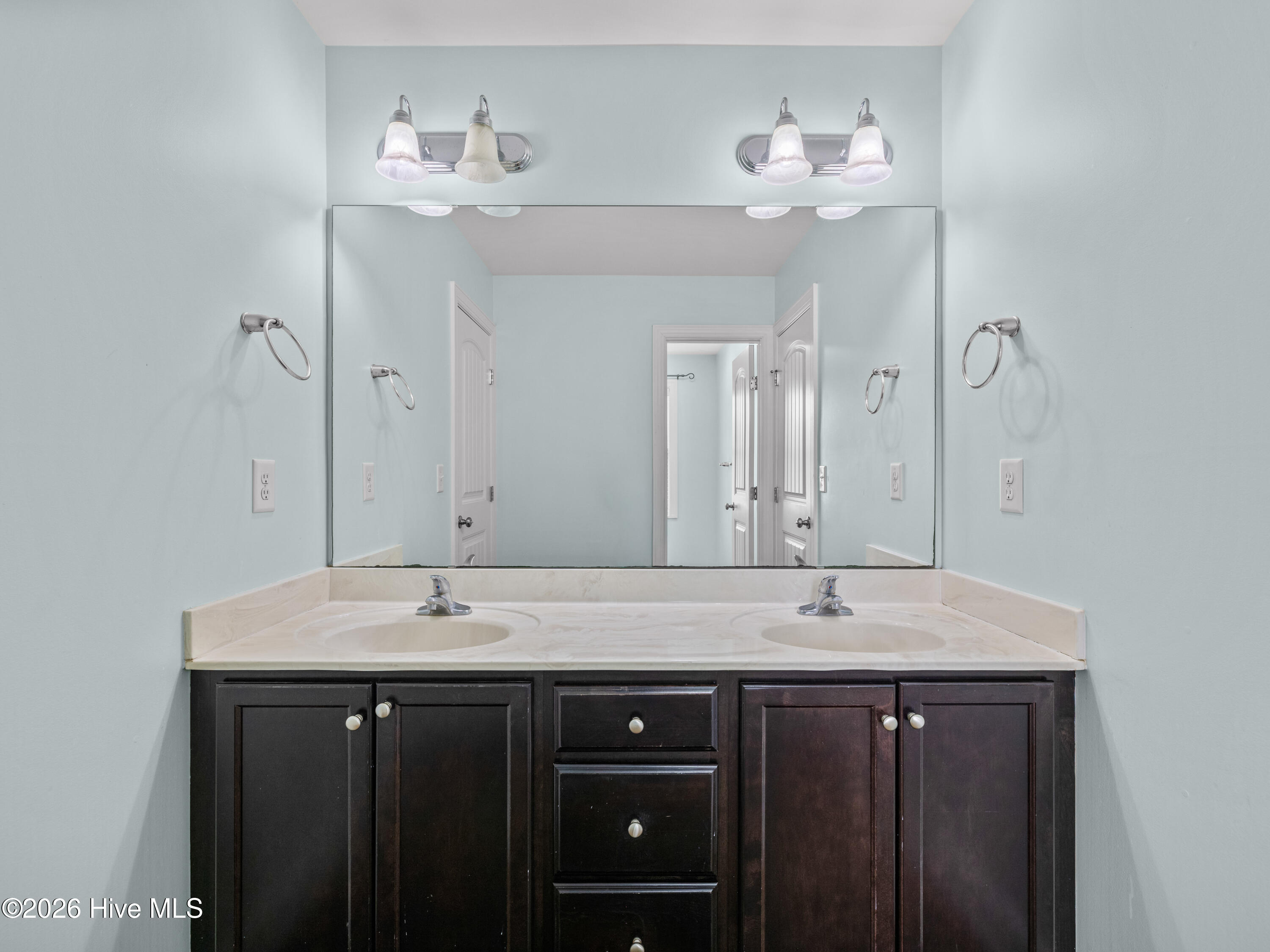 100556150 | Photo 55