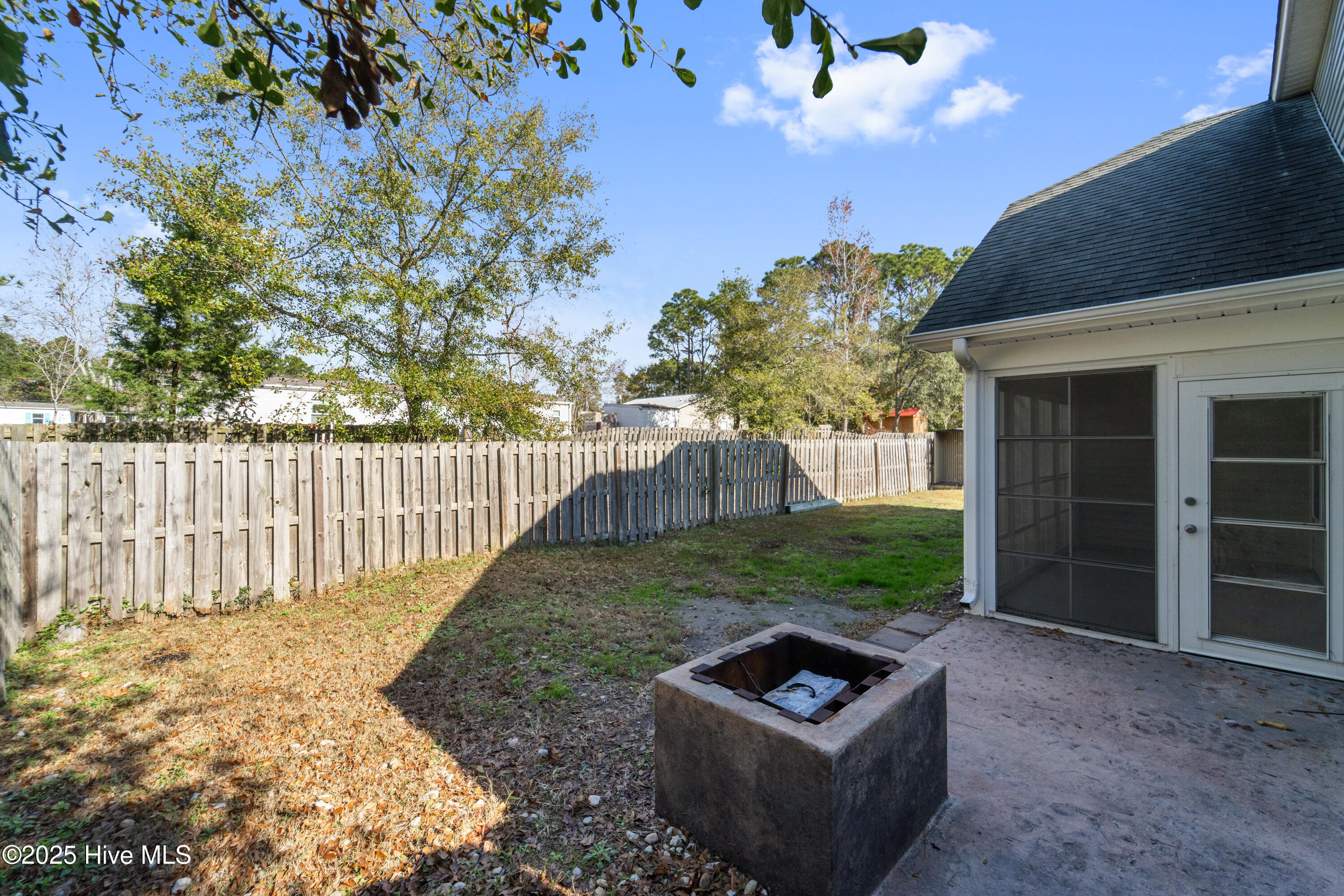 100544349 | Photo 35