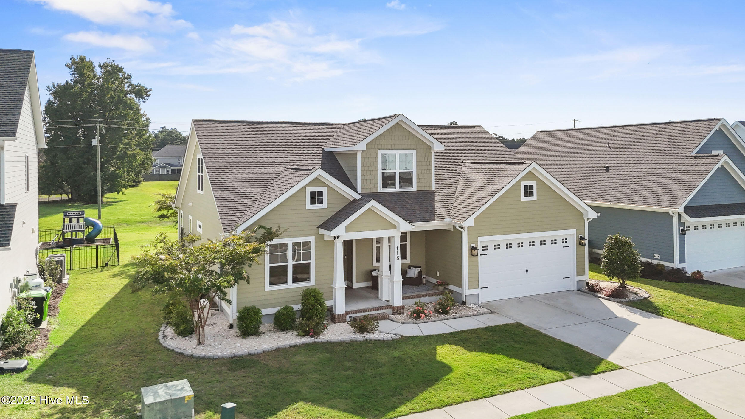 100528109 | Photo 59