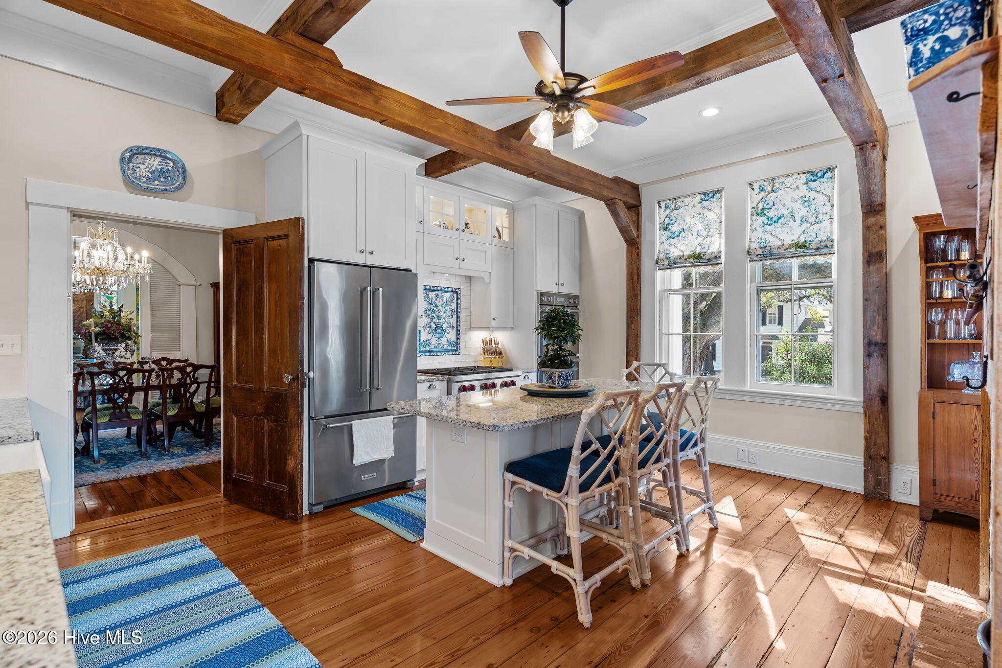 100562122 | Photo 26