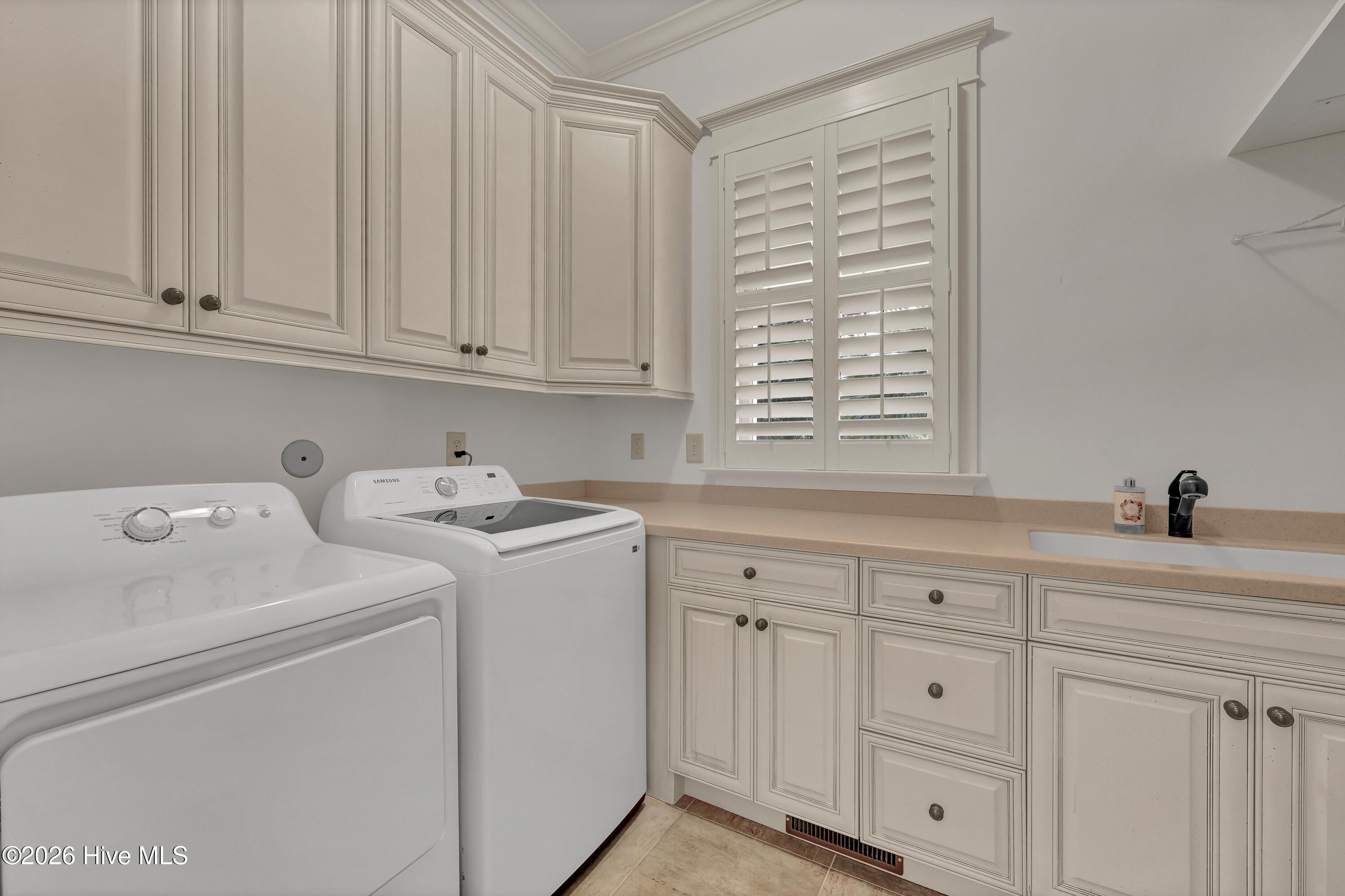 100569484 | Photo 34