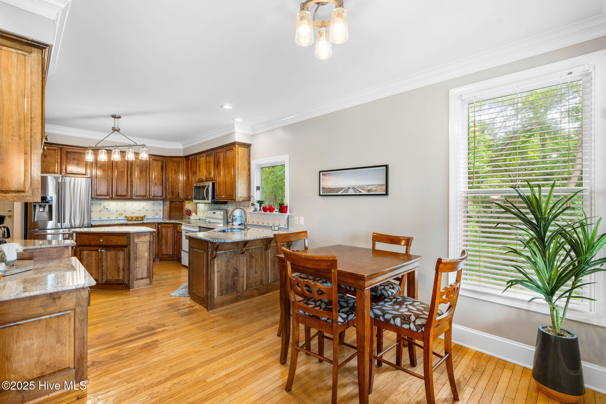 100556700 | Photo 34