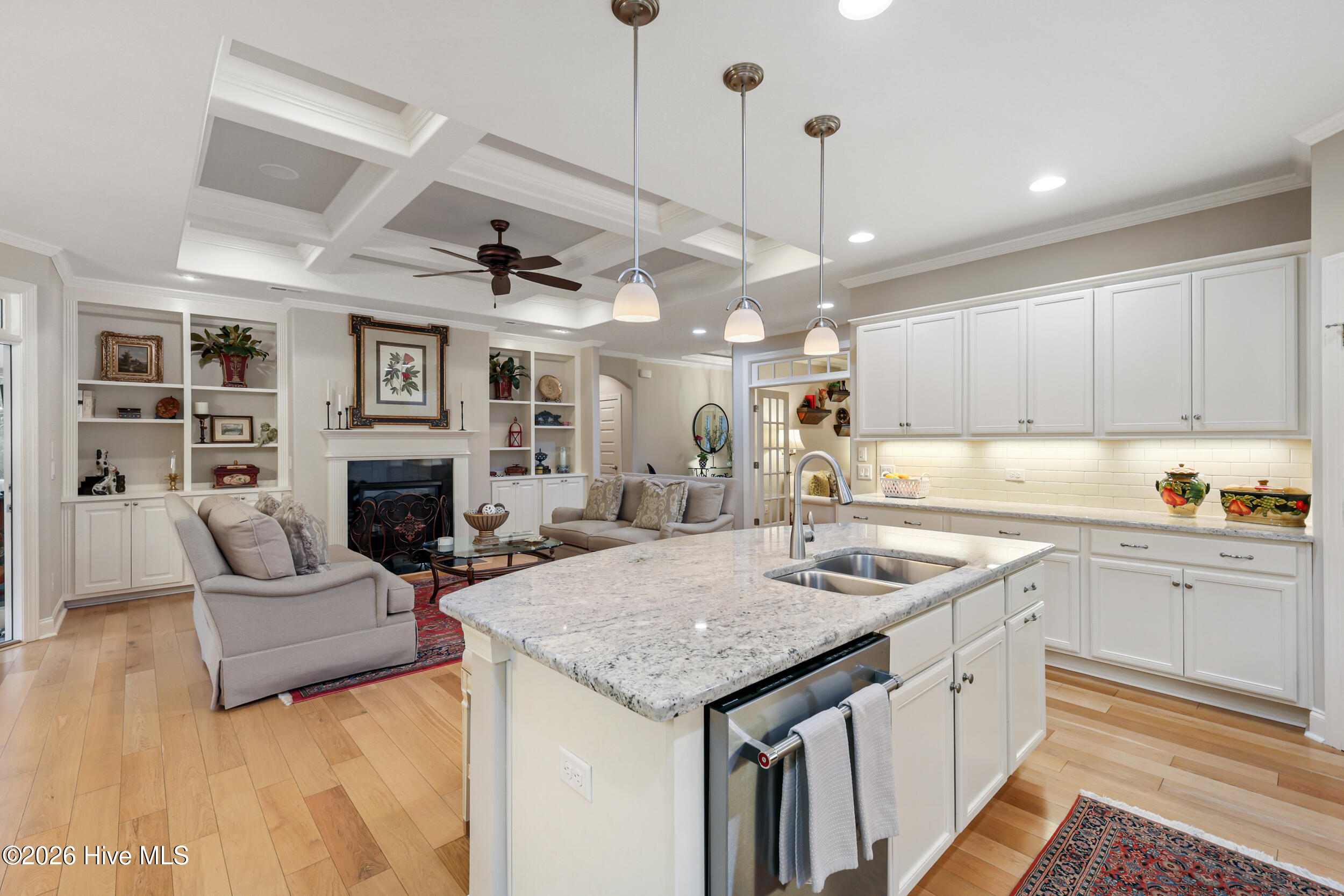 100561173 | Photo 24