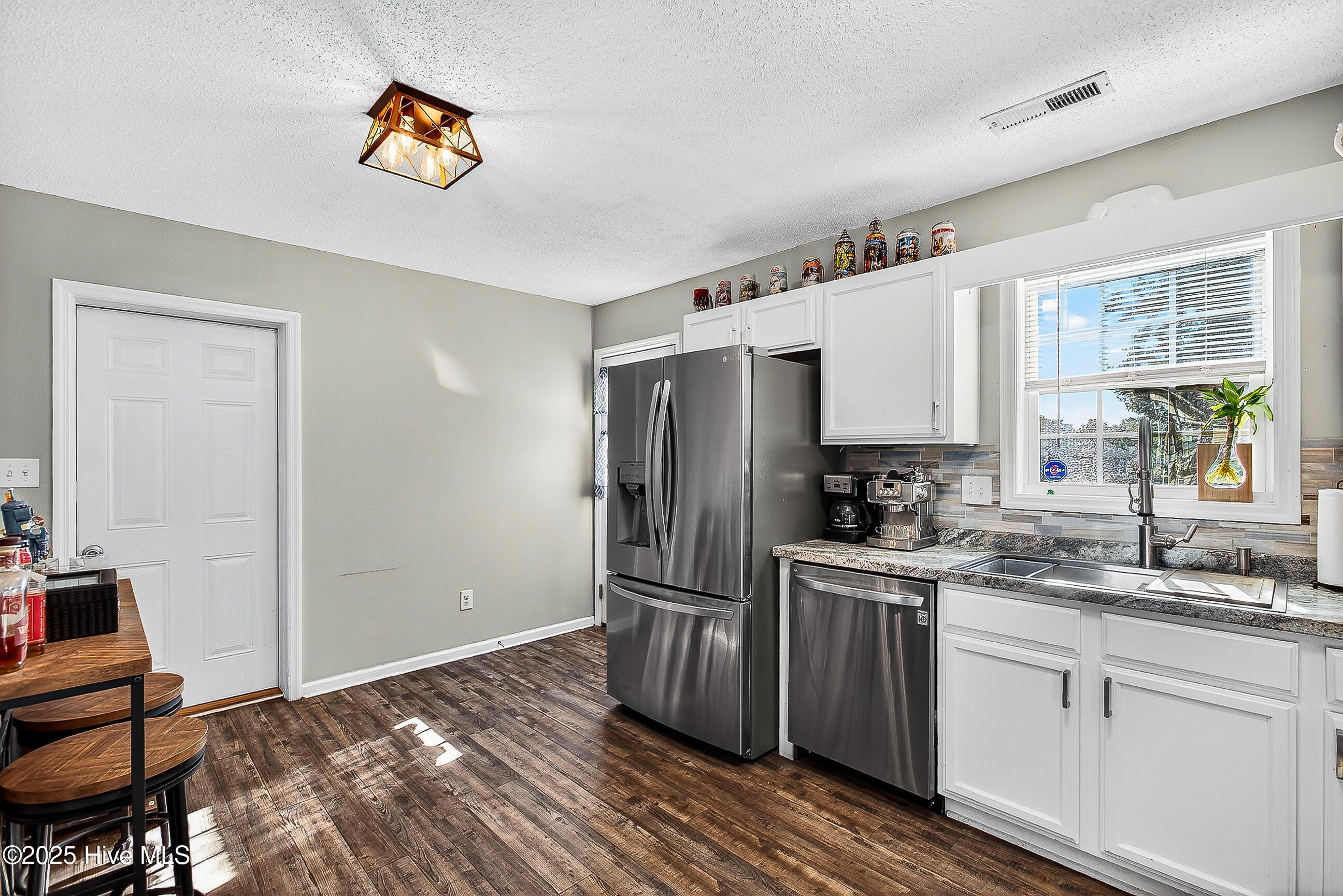 100541753 | Photo 13