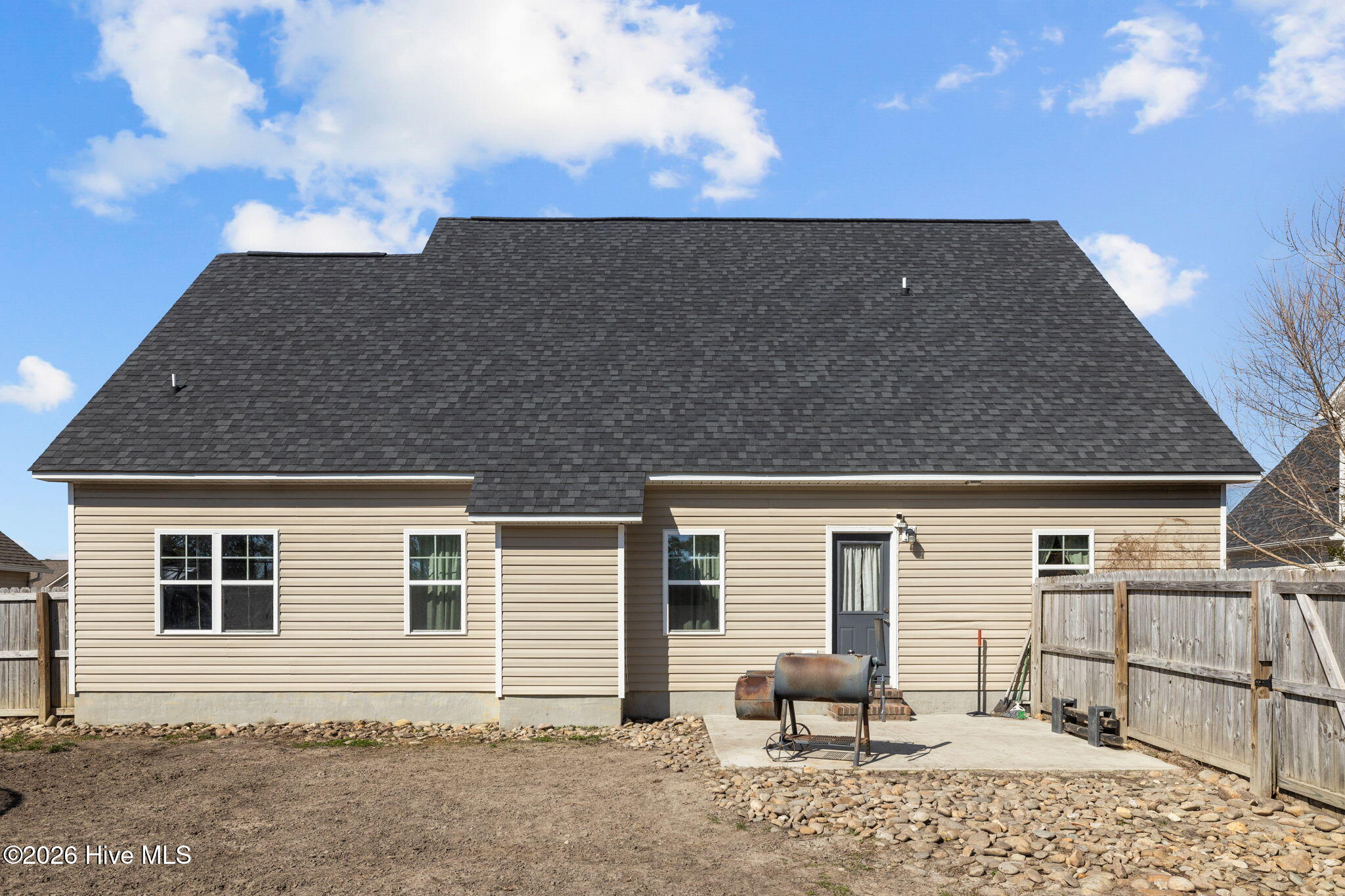 100558227 | Photo 36