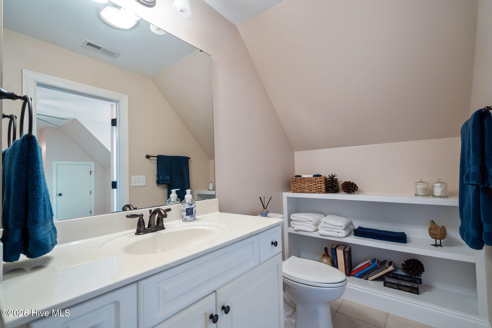 100568496 | Photo 40