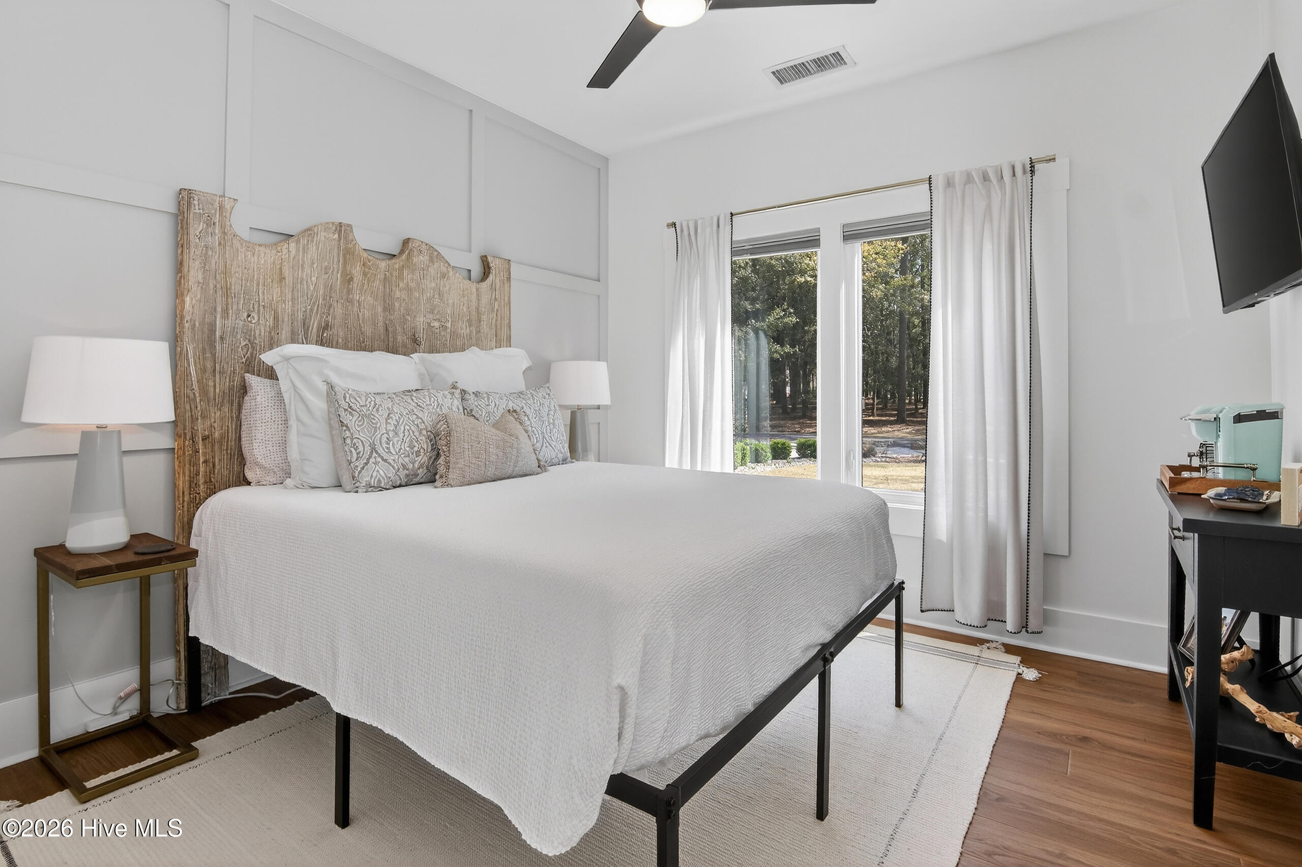 100565321 | Photo 31