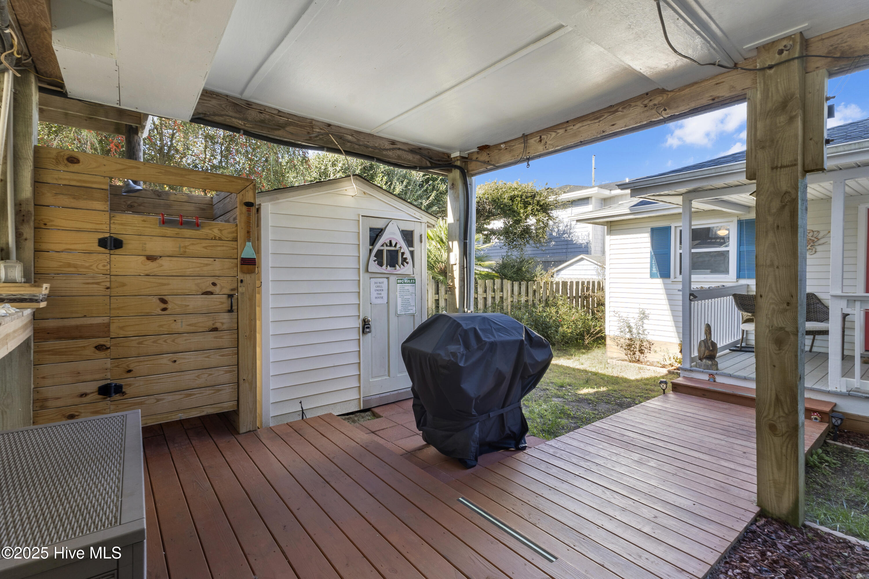 100541212 | Photo 30