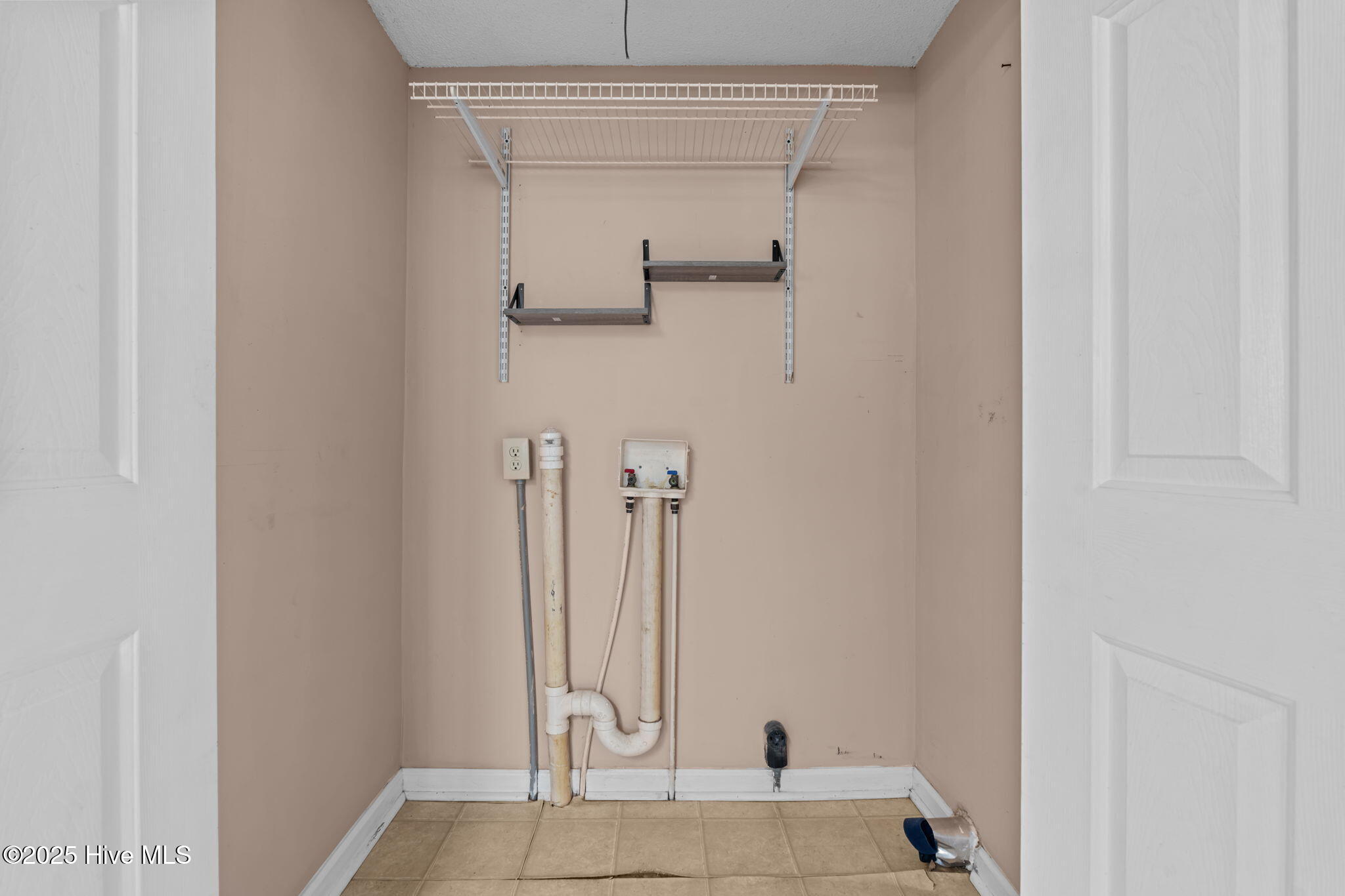 100529357 | Photo 22