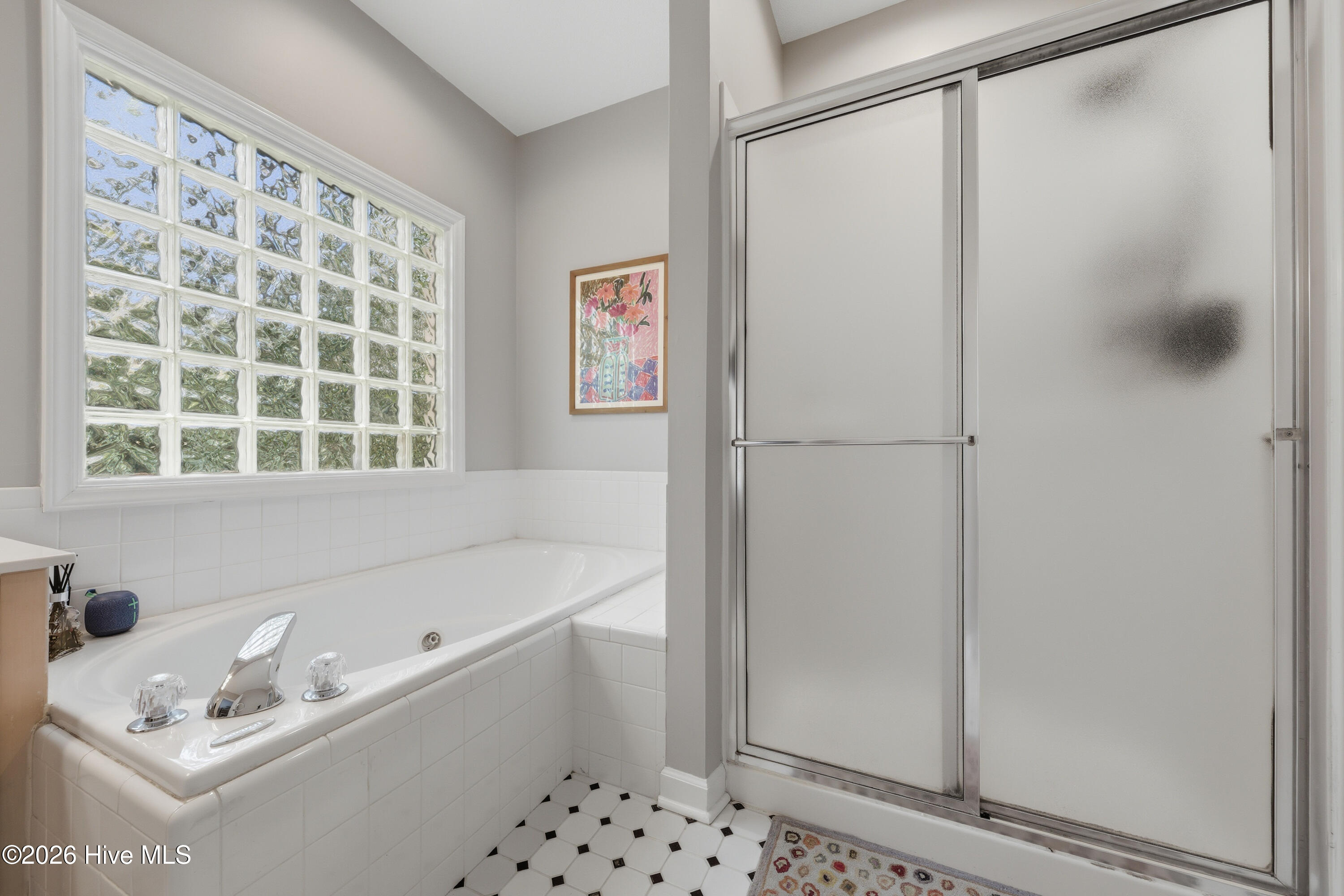 100561627 | Photo 28