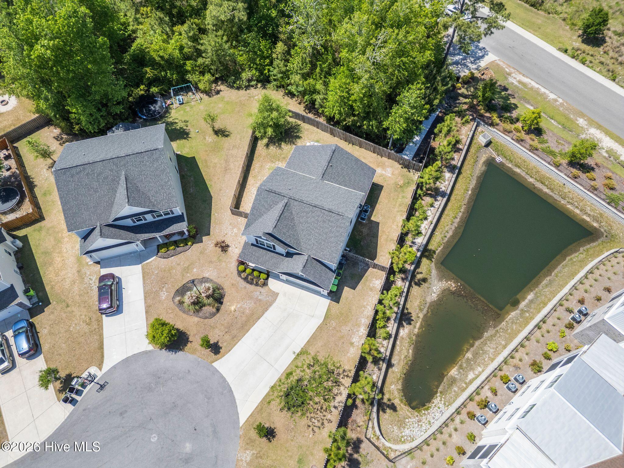 100569792 | Photo 61