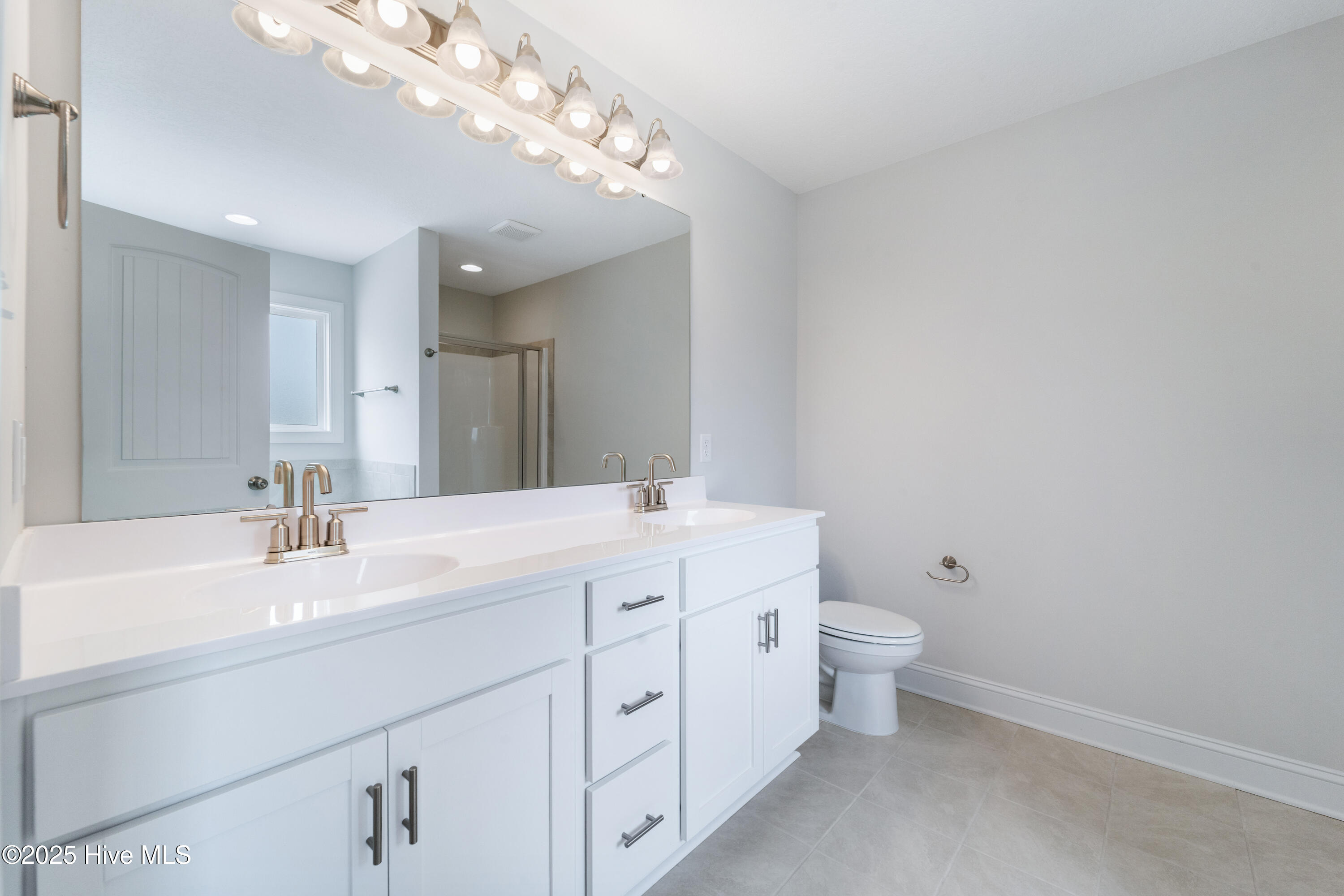 100493444 | Photo 29