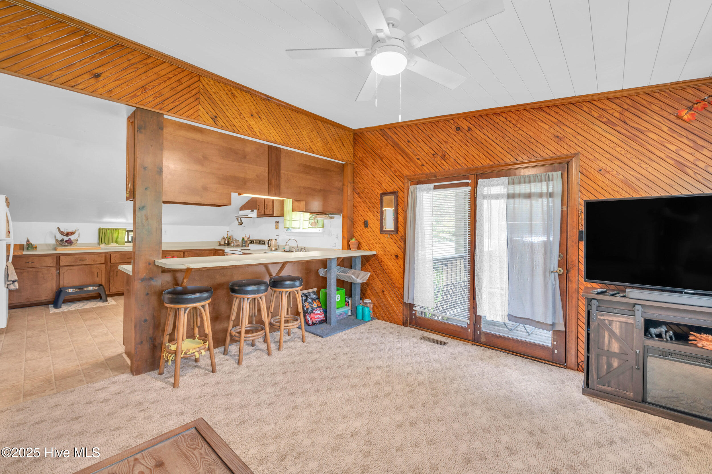 100532115 | Photo 75