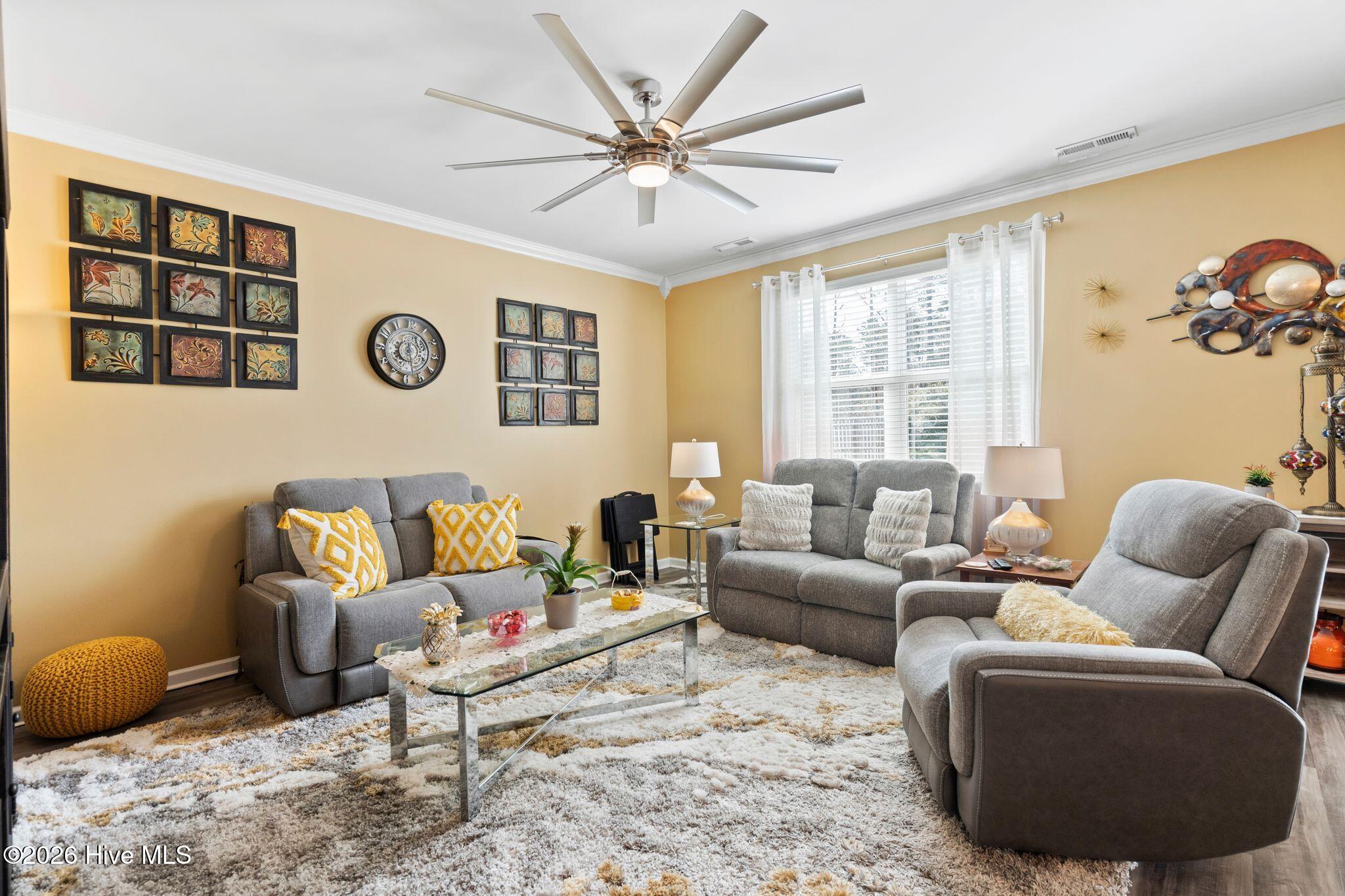 100550283 | Photo 25