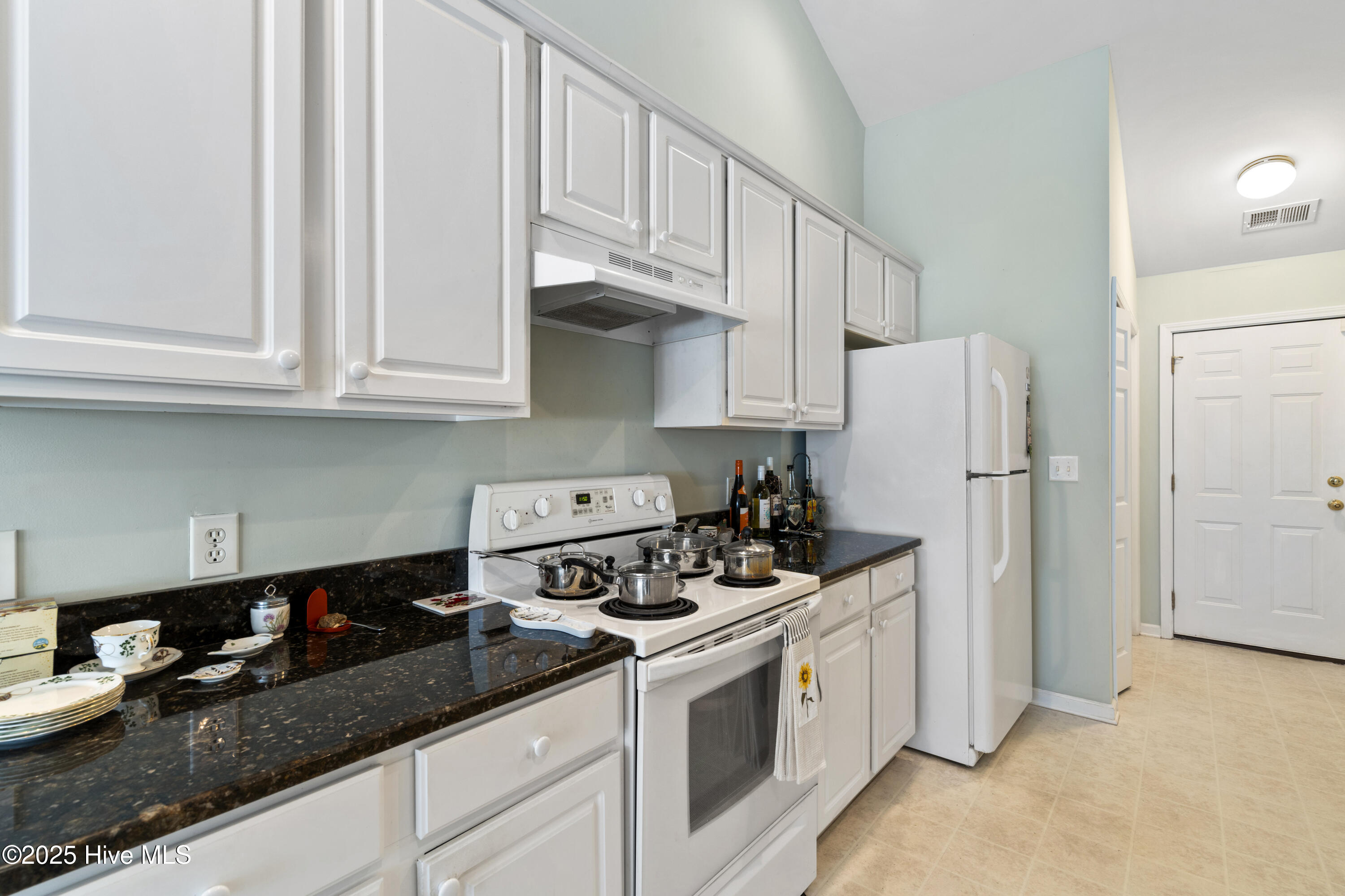 100521862 | Photo 31