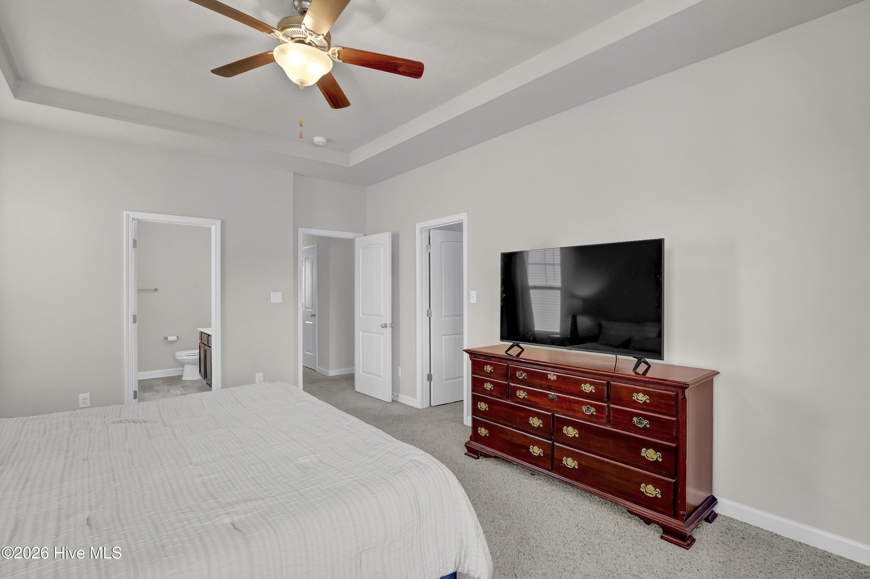 100560306 | Photo 16