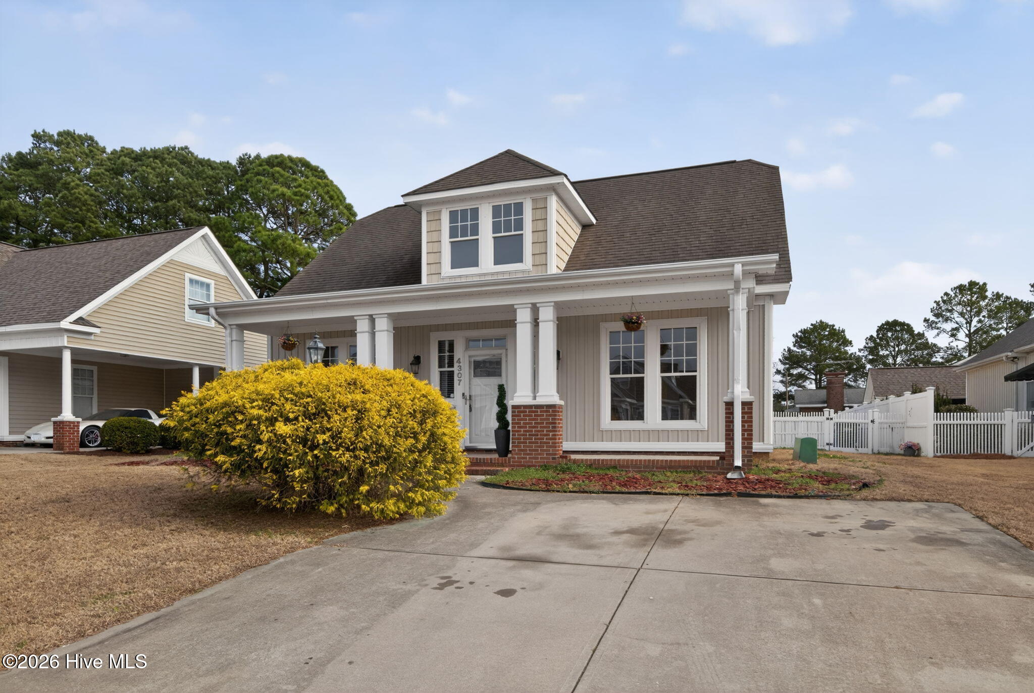 100548847 | Photo 2