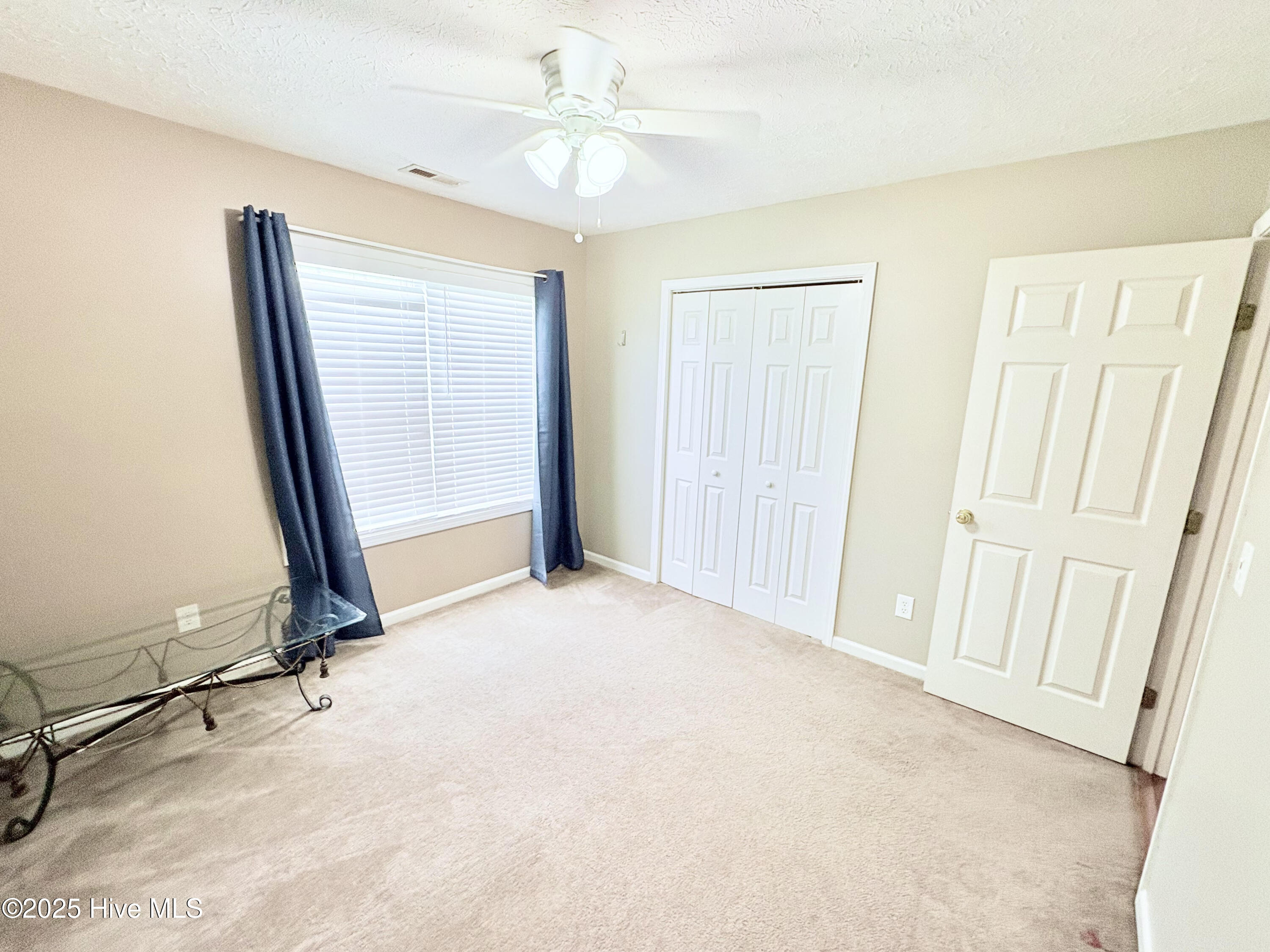 100563747 | Photo 13