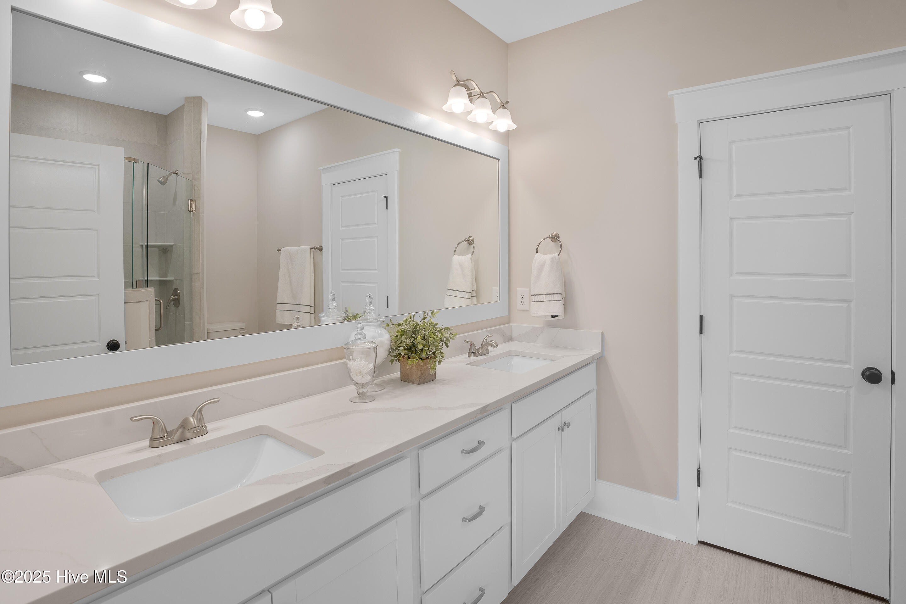 100483922 | Photo 22