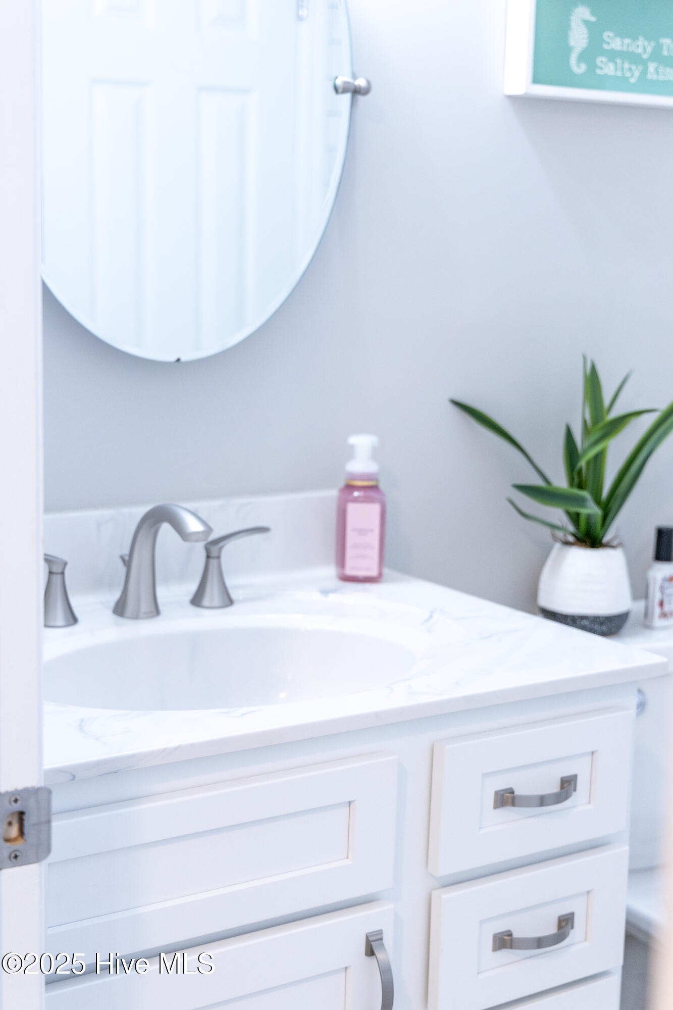 100530467 | Photo 47