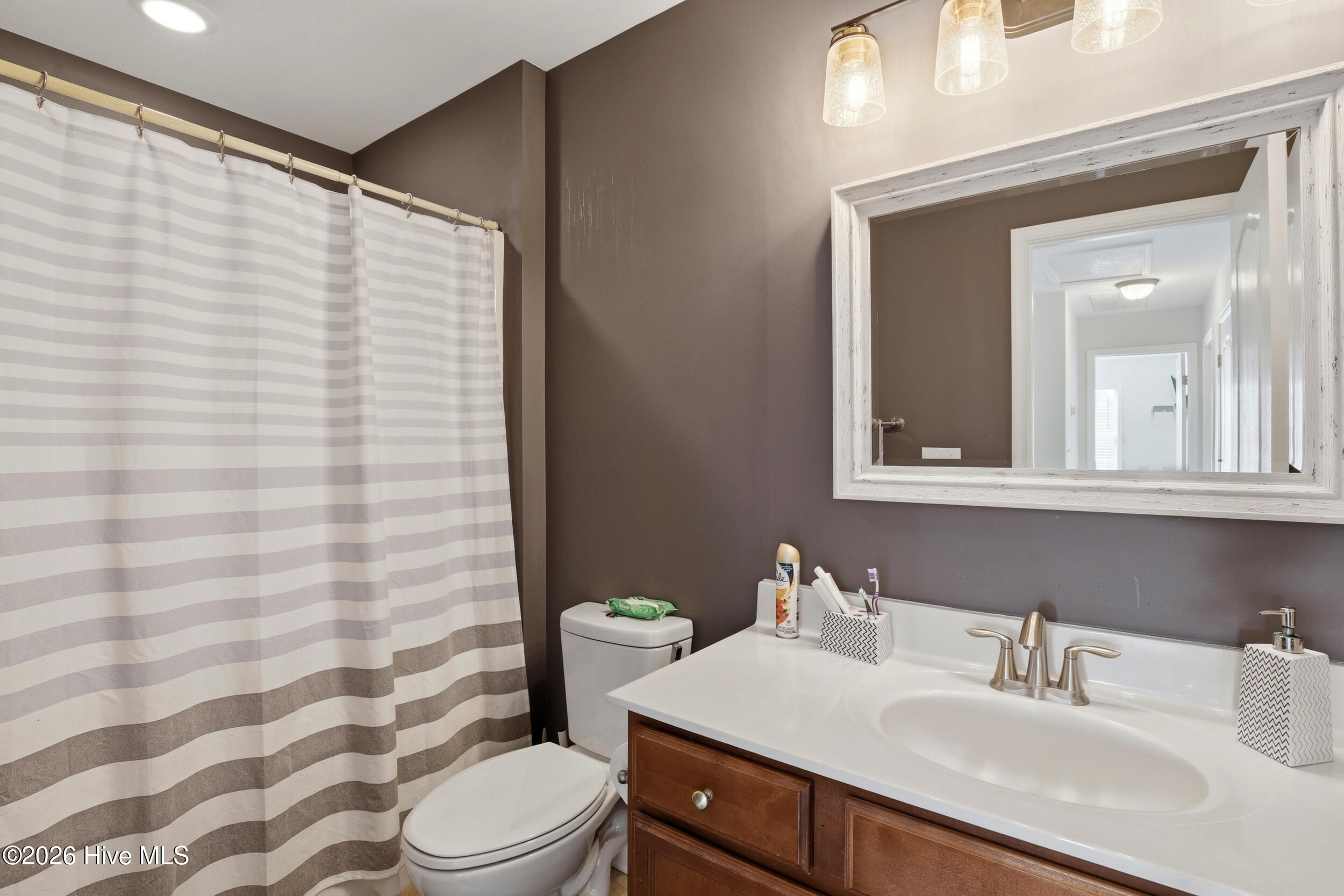 100557716 | Photo 26