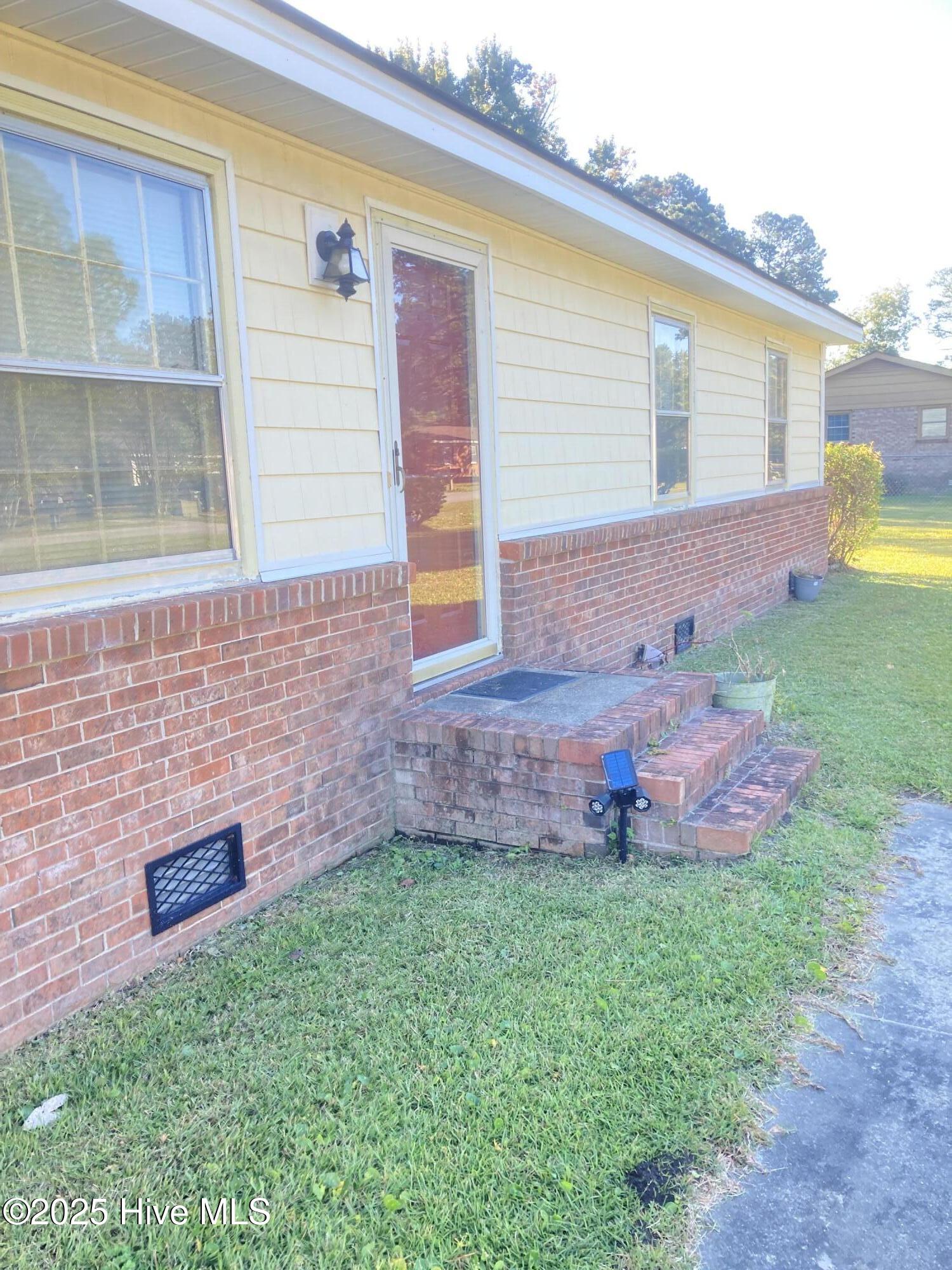 Homes for sale in New Bern, NC | 1418 Mockingbird Ln, New Bern, NC 28562 | MLS# 100558348