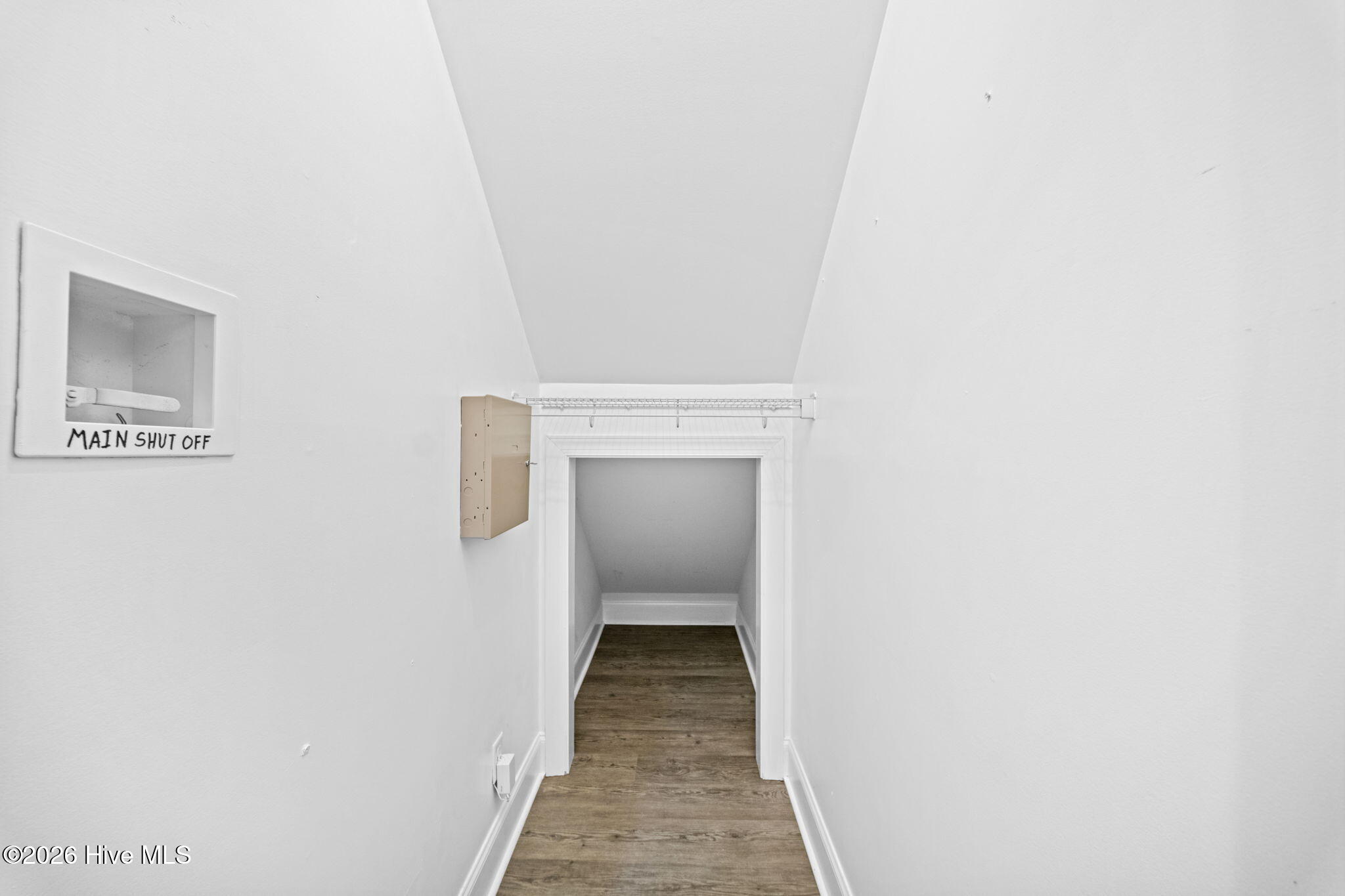 100565023 | Photo 15