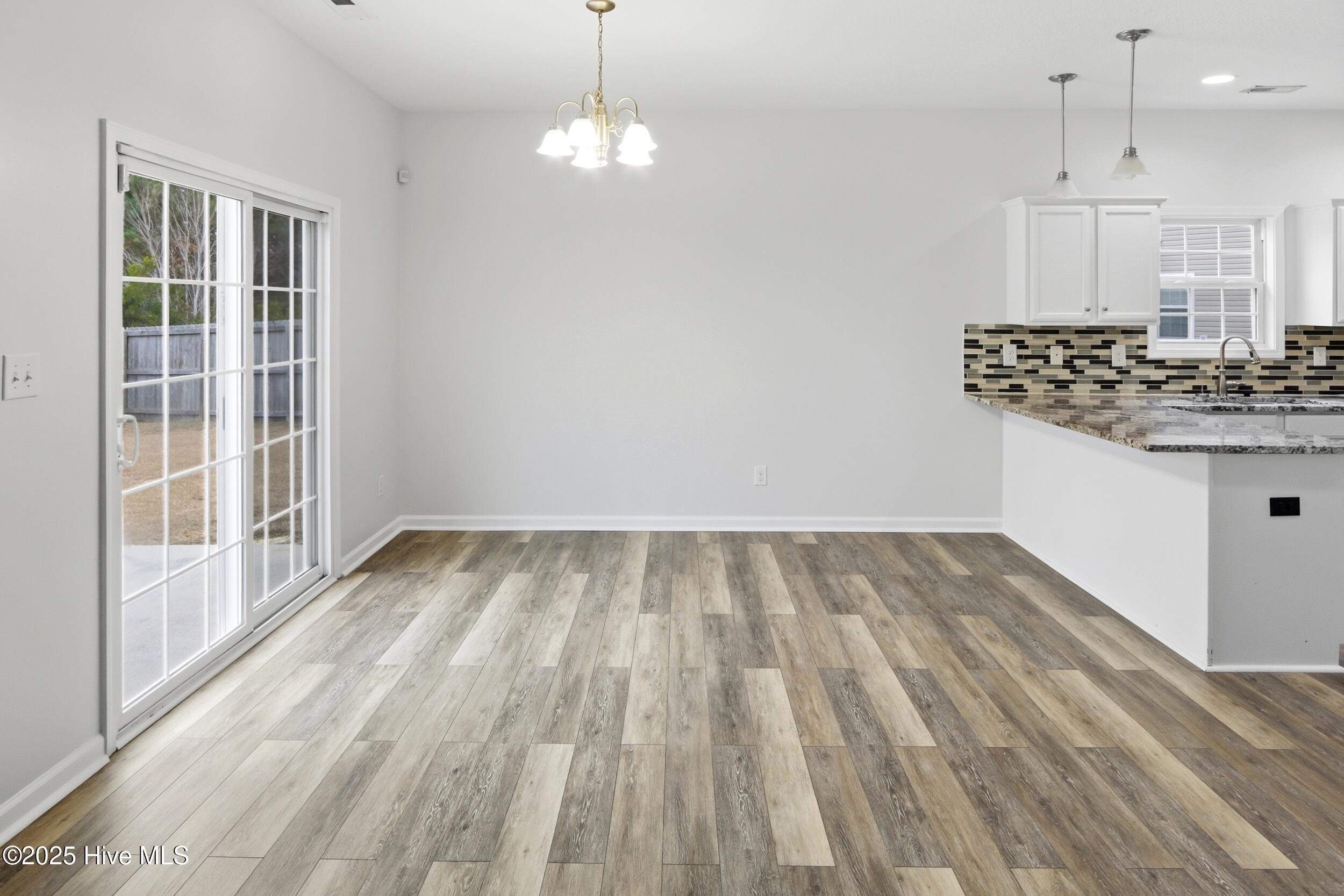 100545601 | Photo 14