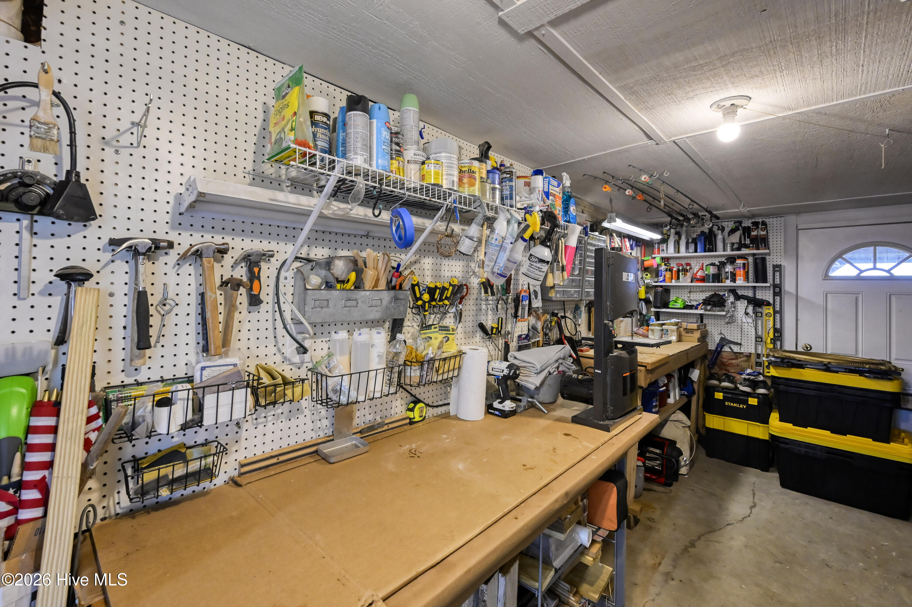 100558069 | Photo 70