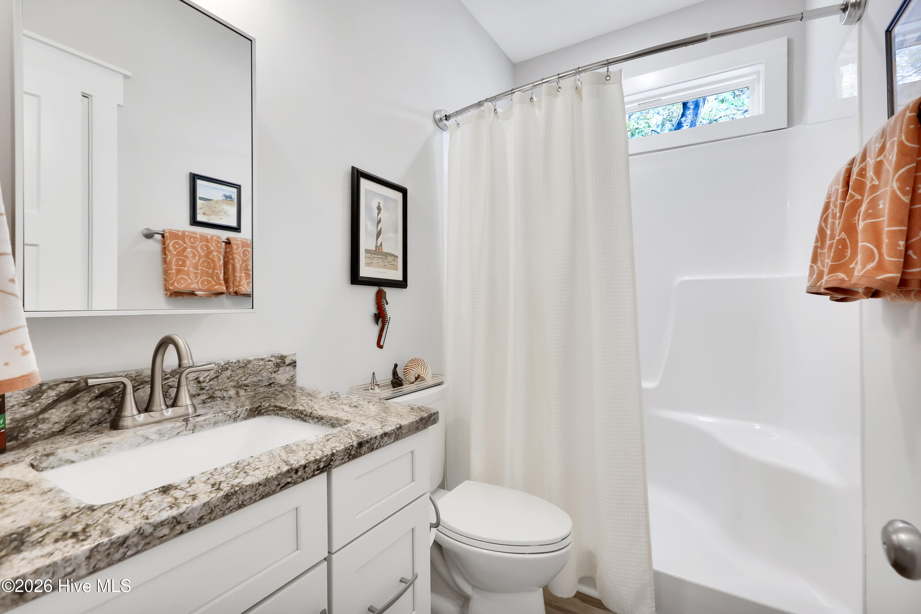 100564163 | Photo 26