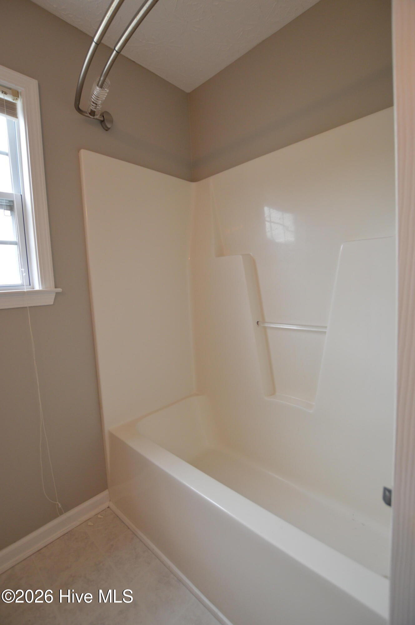 100558188 | Photo 10