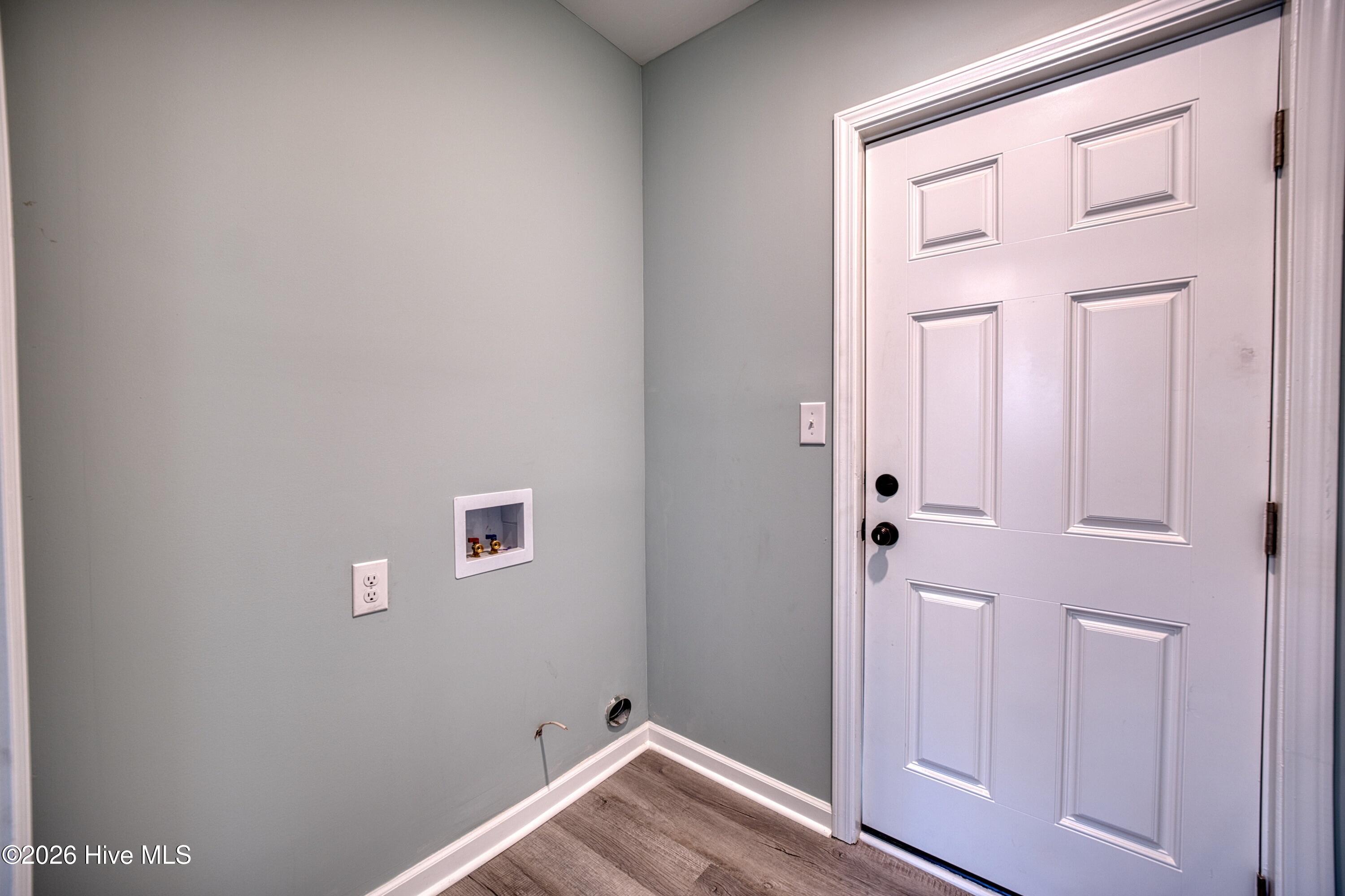 Undisclosed Address, Farmville, NC, 27828