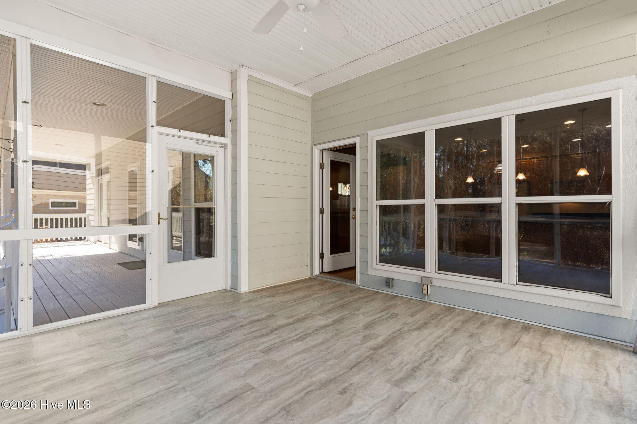 100551669 | Photo 59