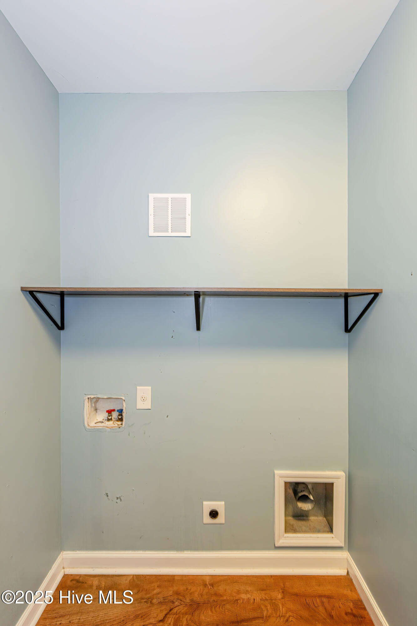 100539008 | Photo 41