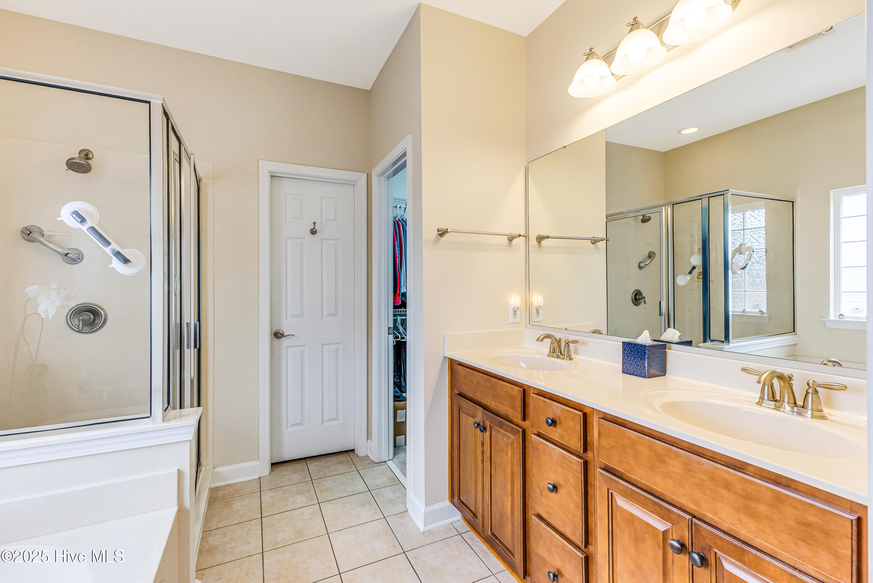 100547221 | Photo 22