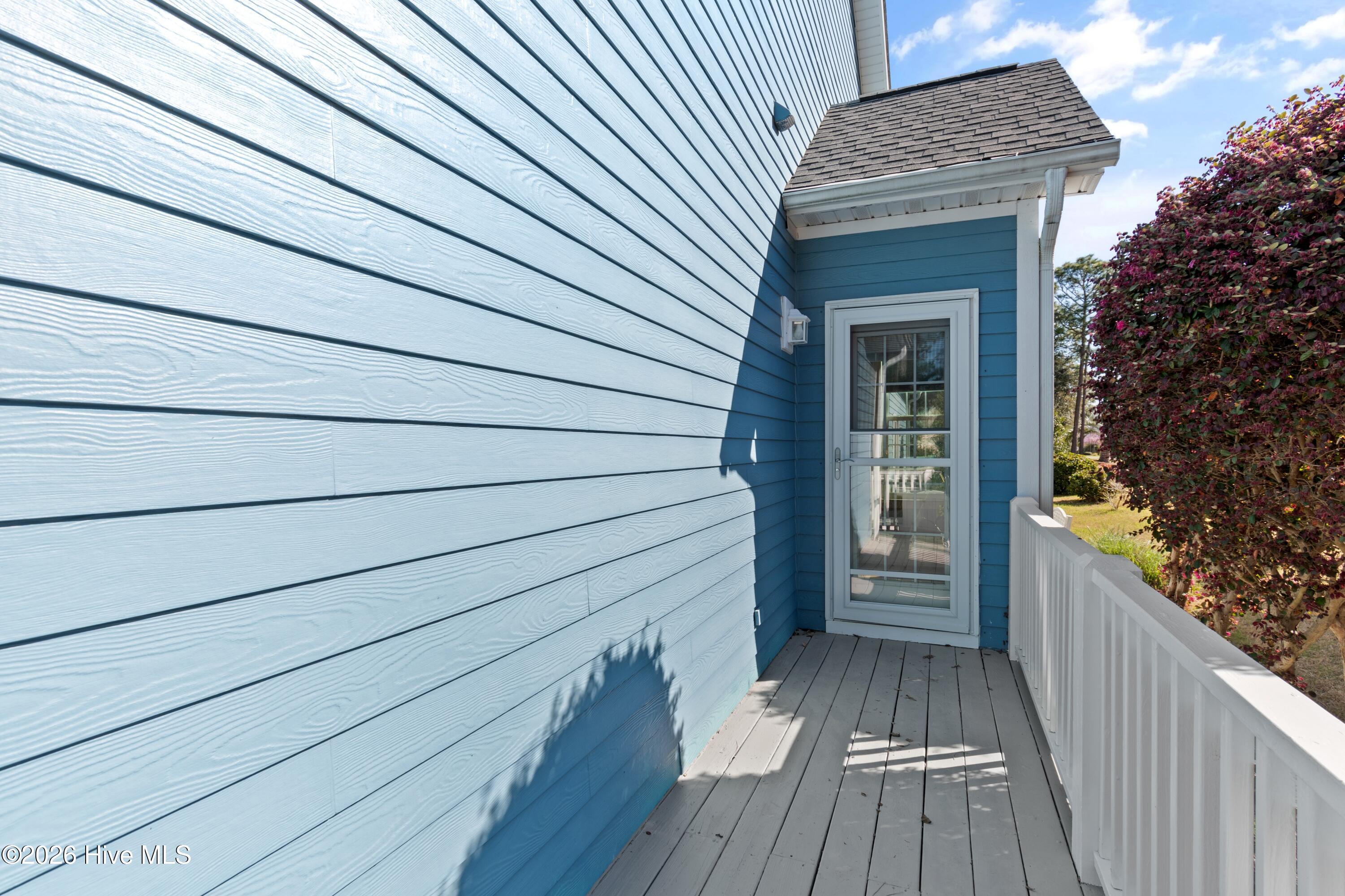 100561490 | Photo 48