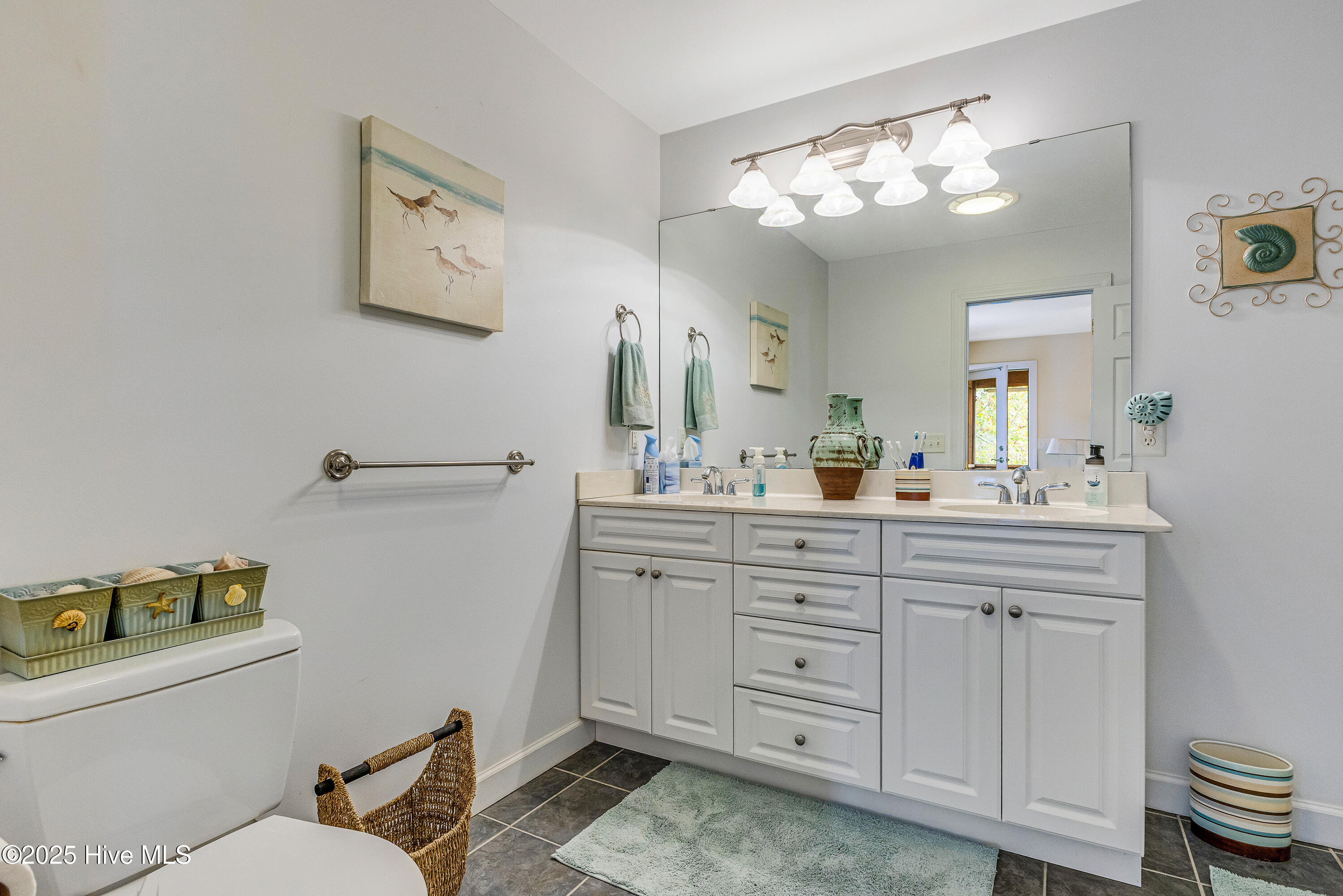 100543216 | Photo 26