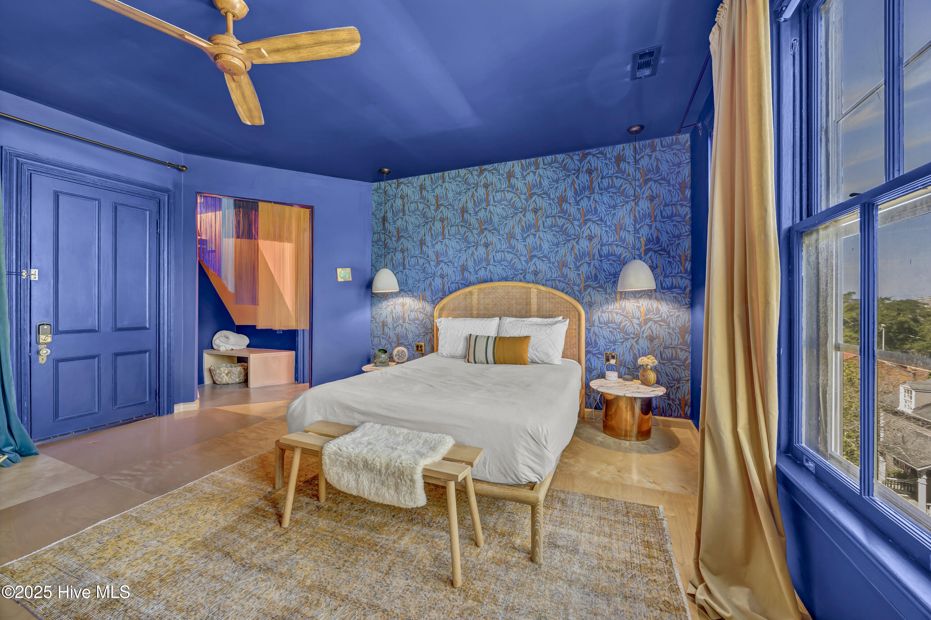 100531390 | Photo 26