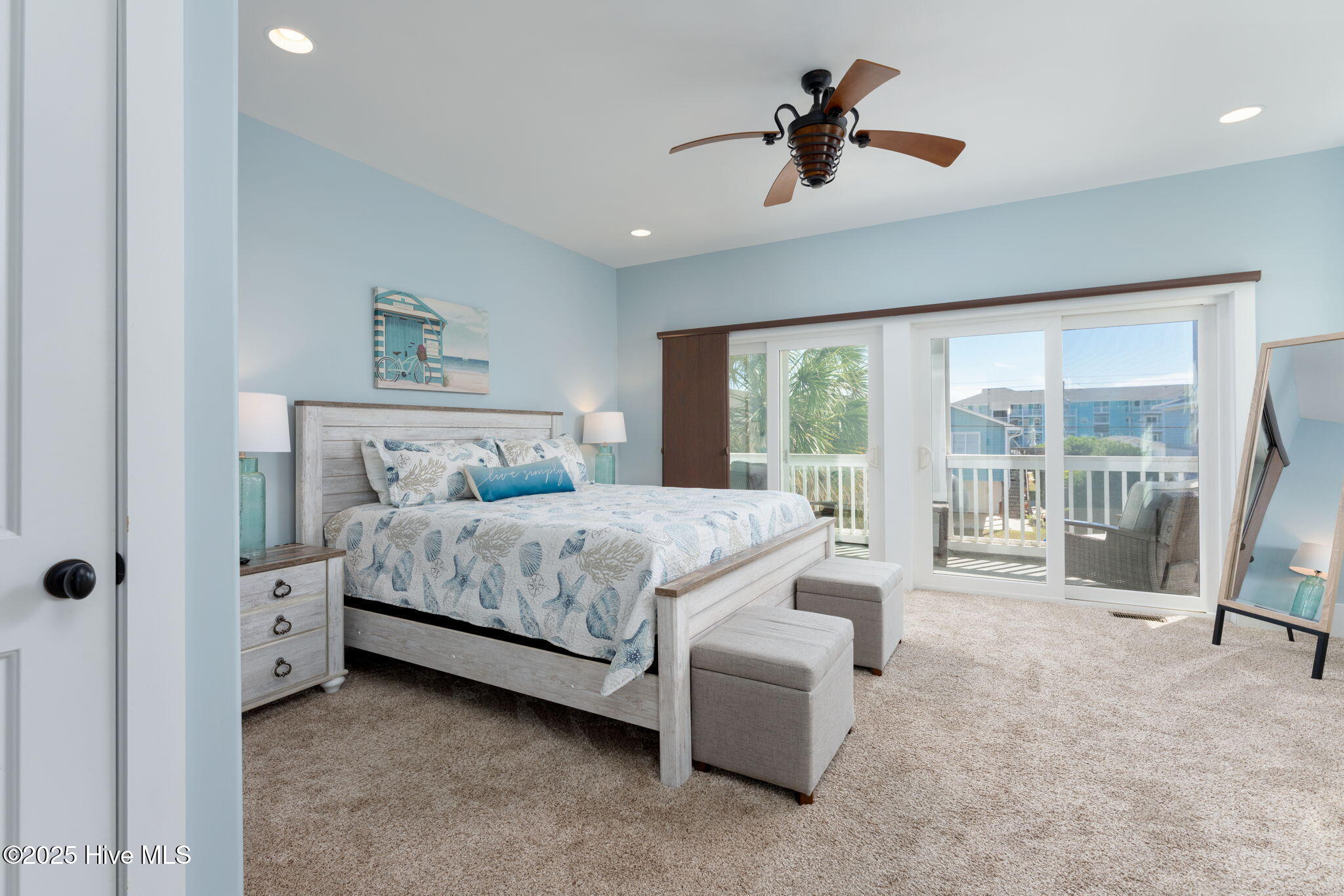 100537095 | Photo 35