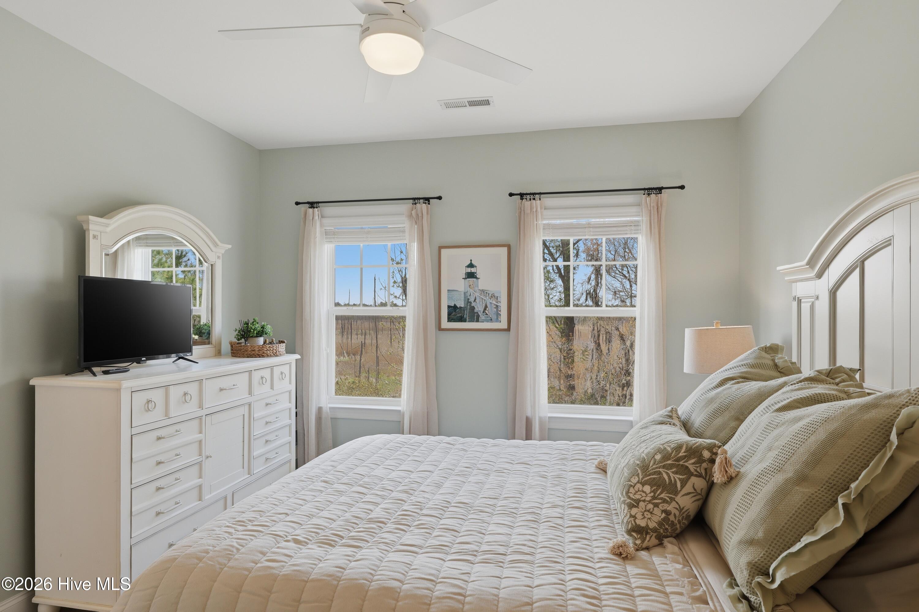 100563729 | Photo 26