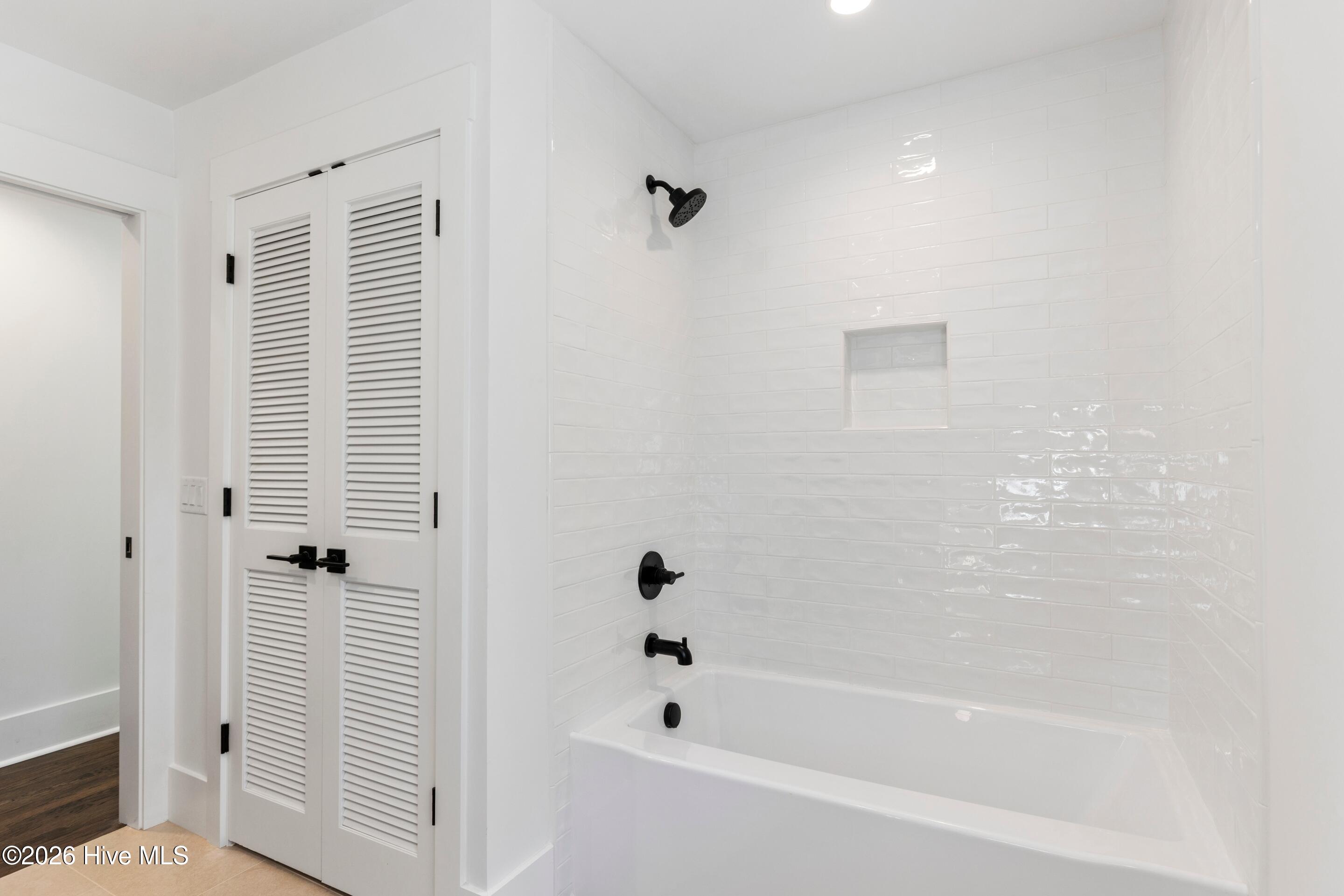 100552904 | Photo 21