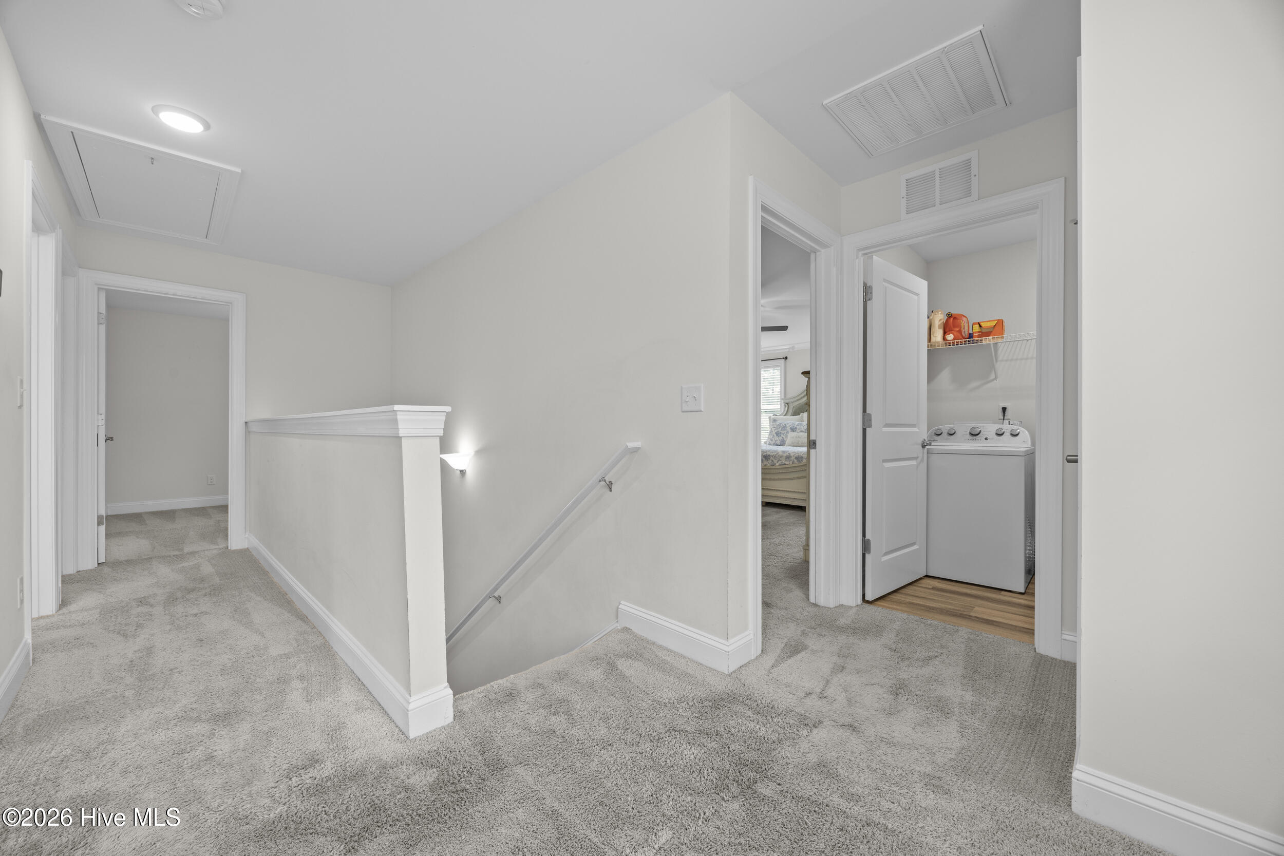 100570482 | Photo 14