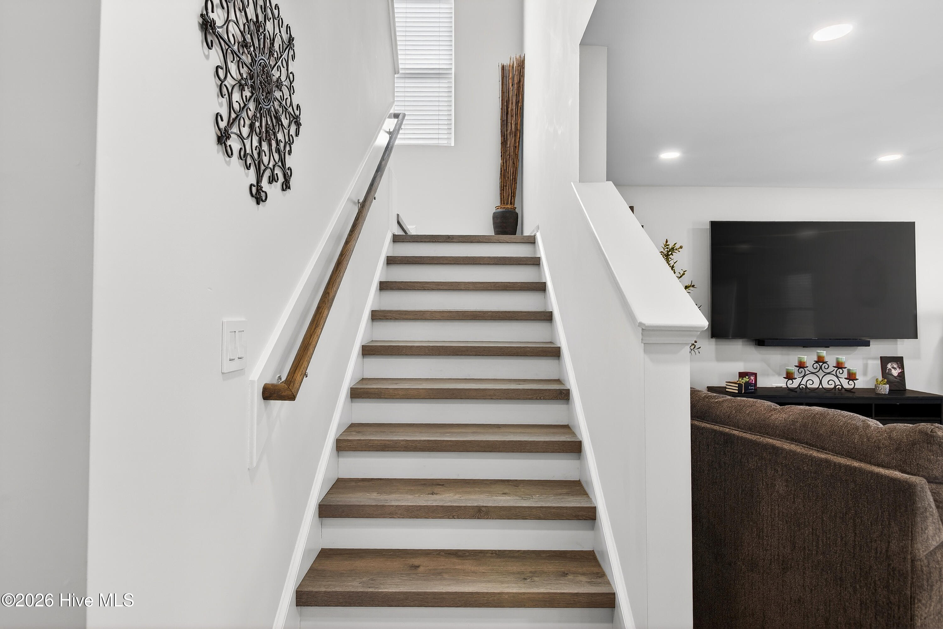 100555689 | Photo 19