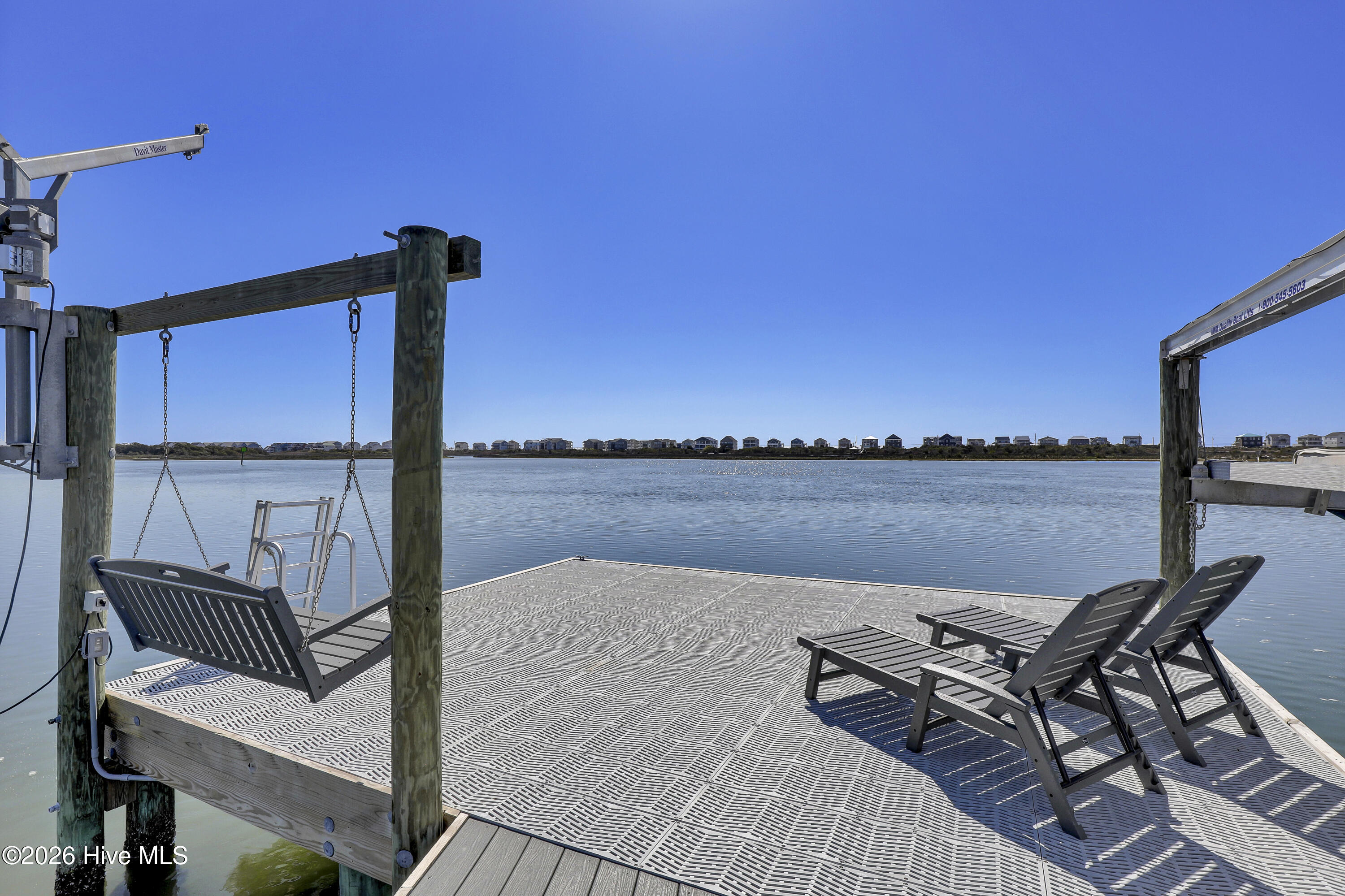 100562204 | Photo 47