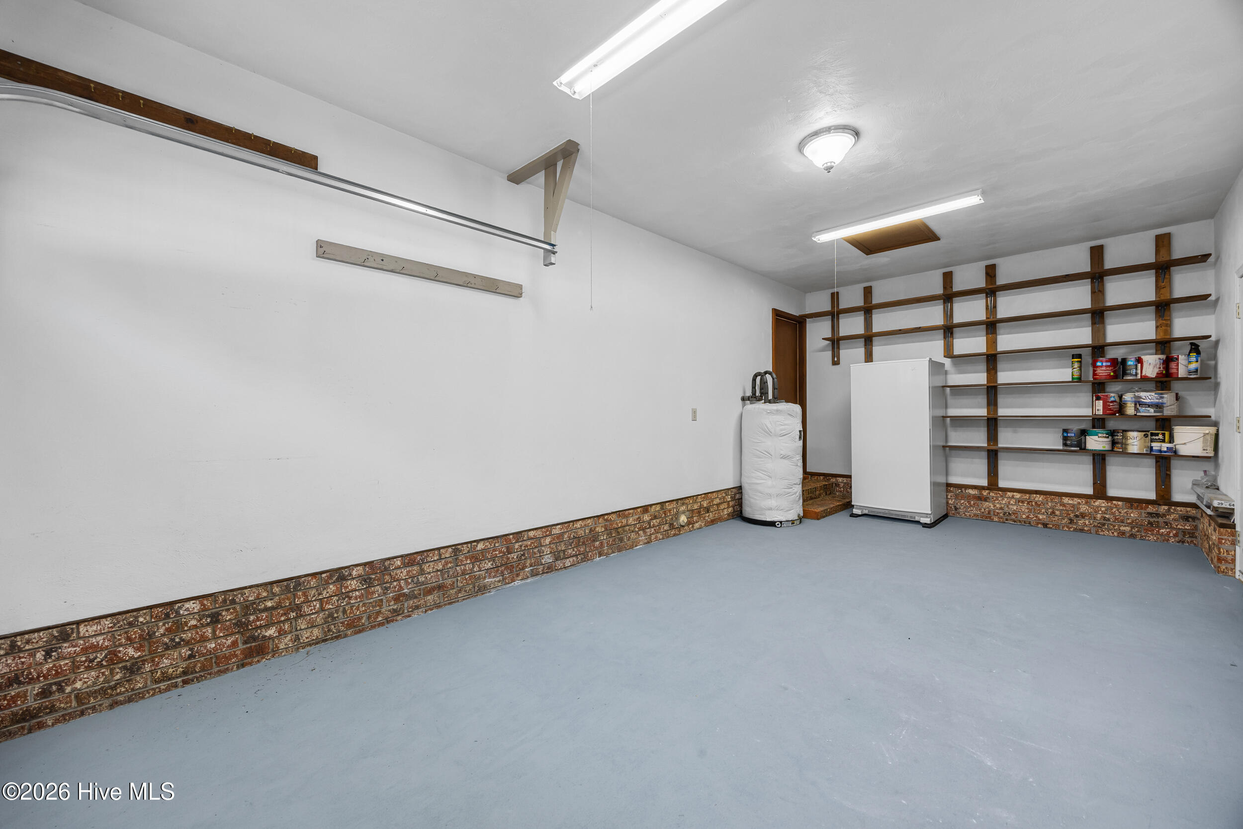 100565895 | Photo 37