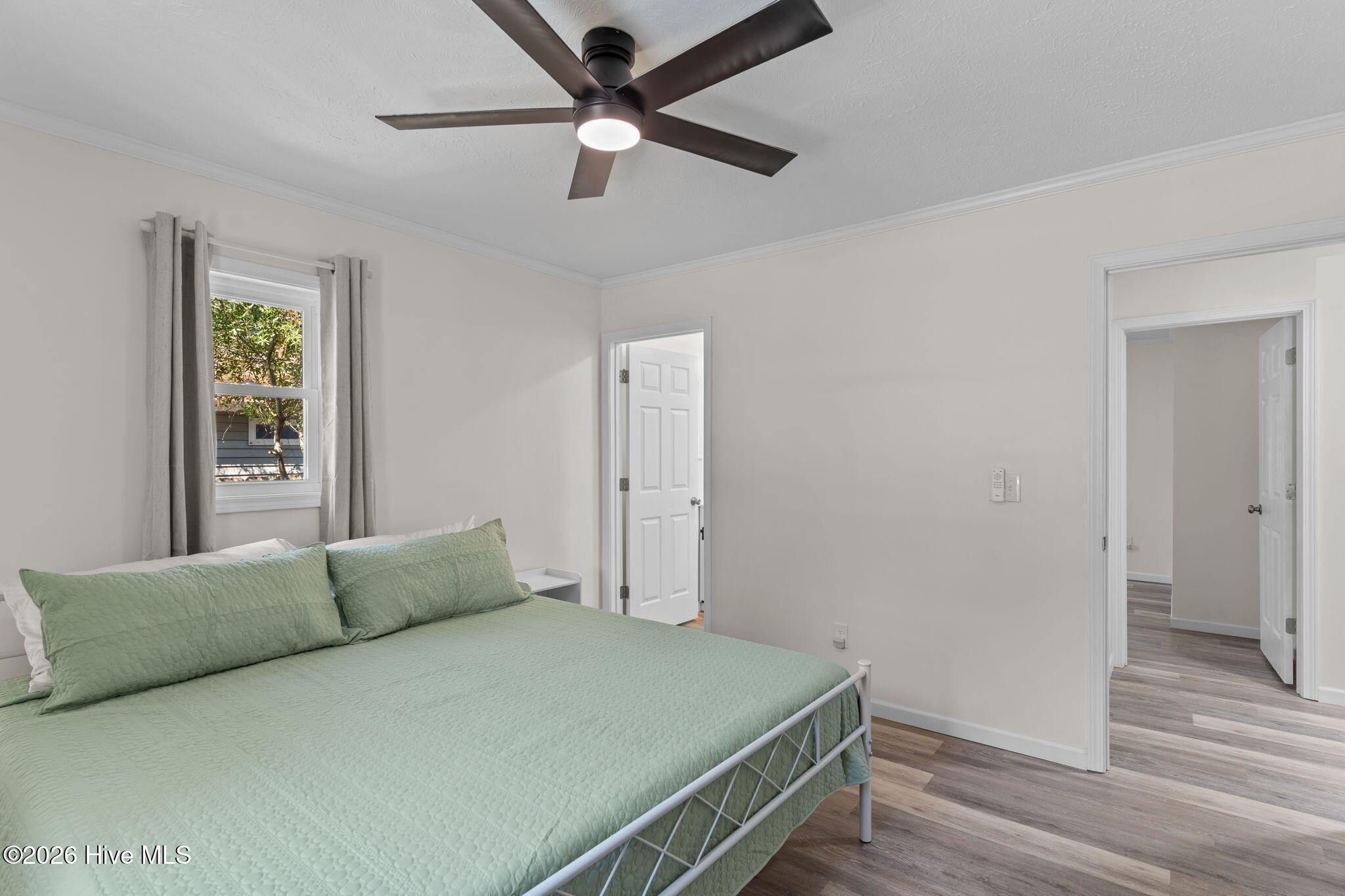 100563030 | Photo 23